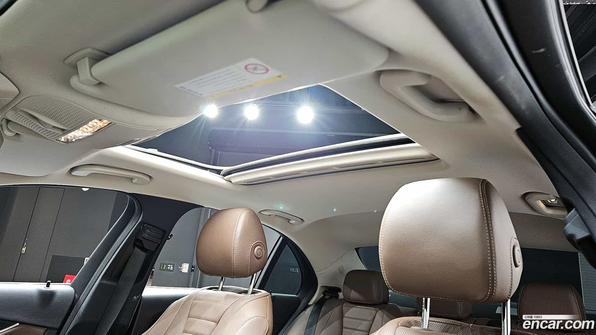 E-Class Mercedes-Benz 2018.5-OPTION-23