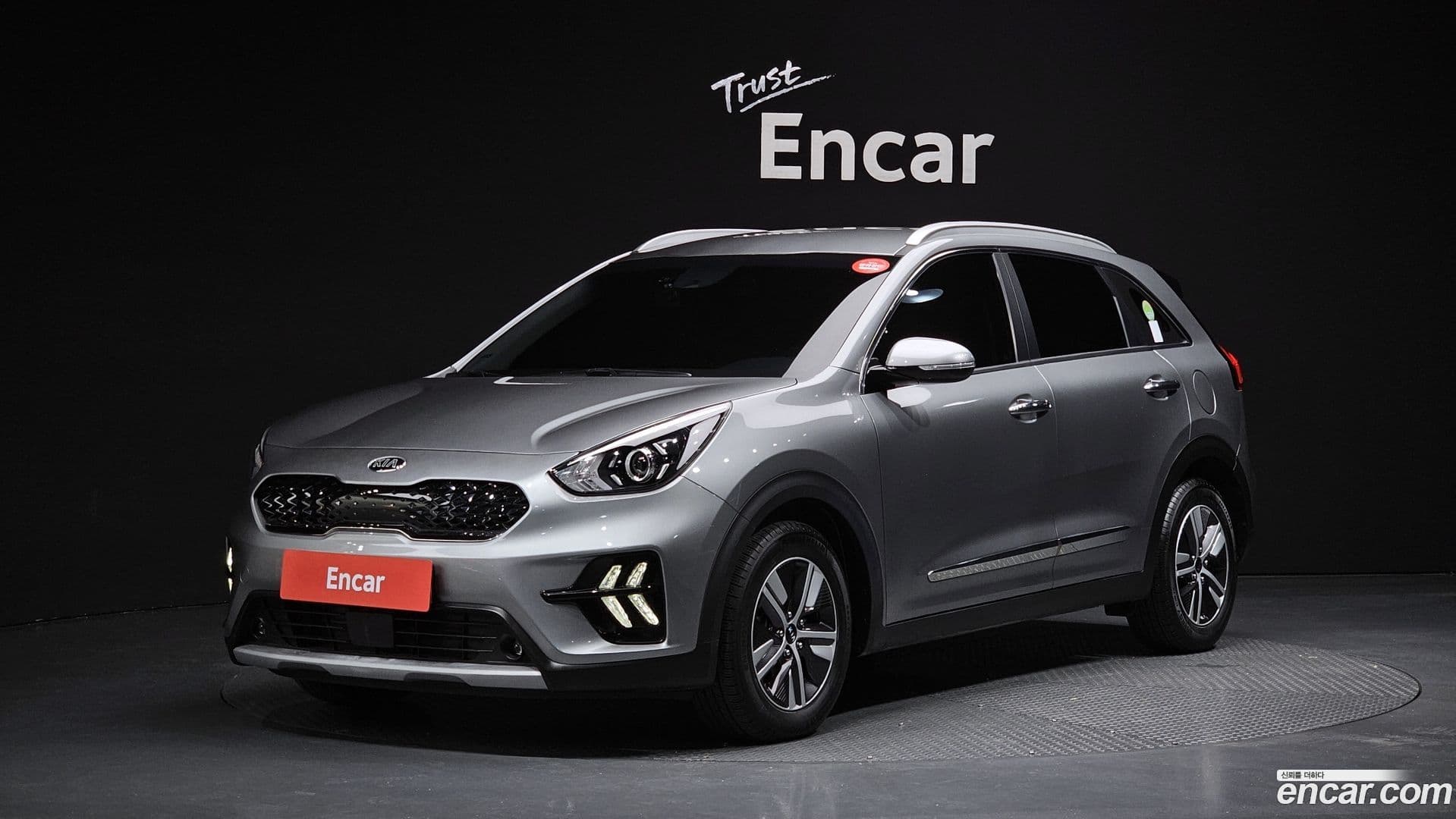 Main__Slider__Photo:Niro Kia 2020.8-0