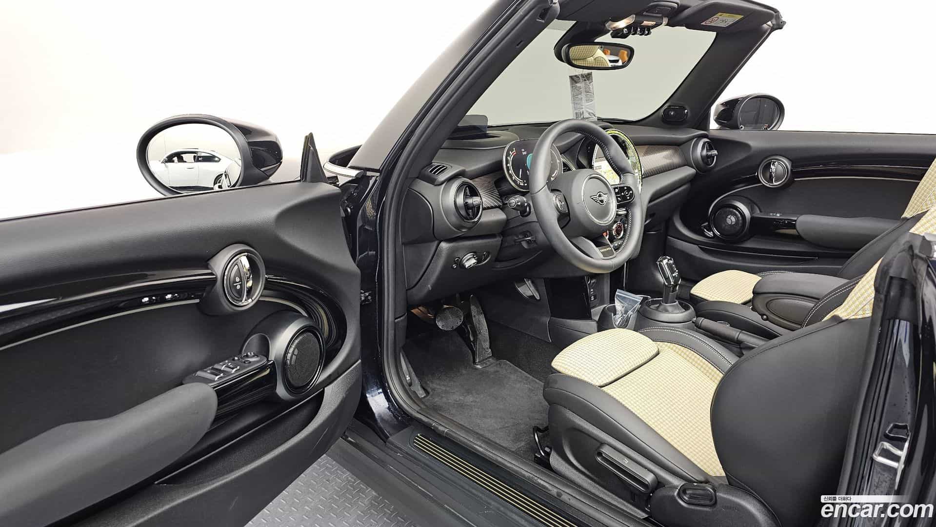 Cooper Convertible Mini 2024.5-INNER-10