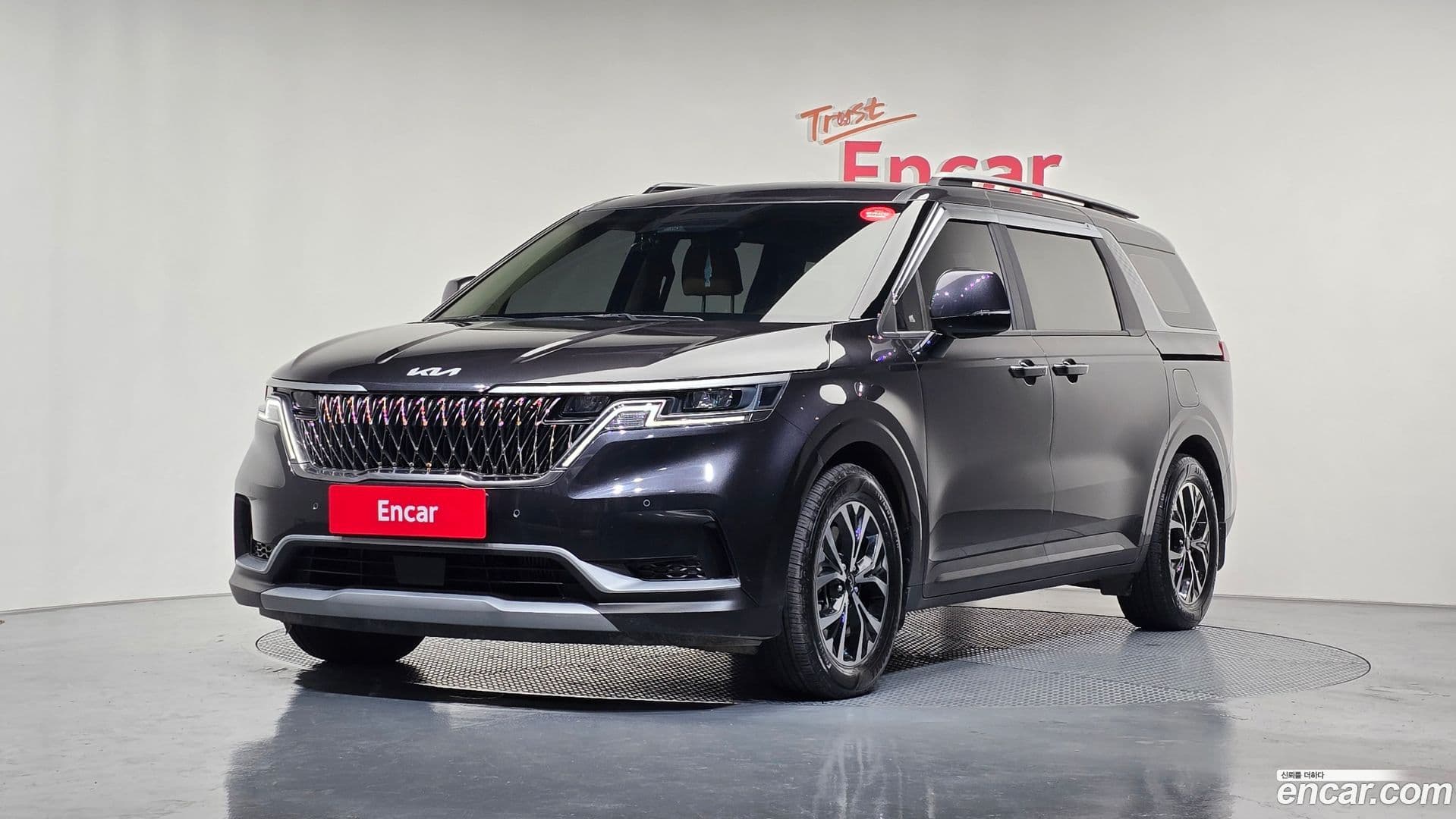 Main__Slider__Photo:Canival Kia 2023.8-0