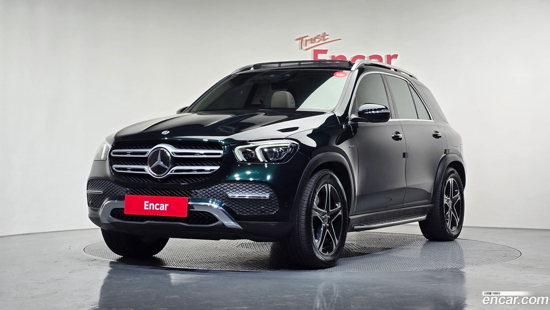 Main__Slider__Photo:GLE-Class Mercedes-Benz 2021.9-0