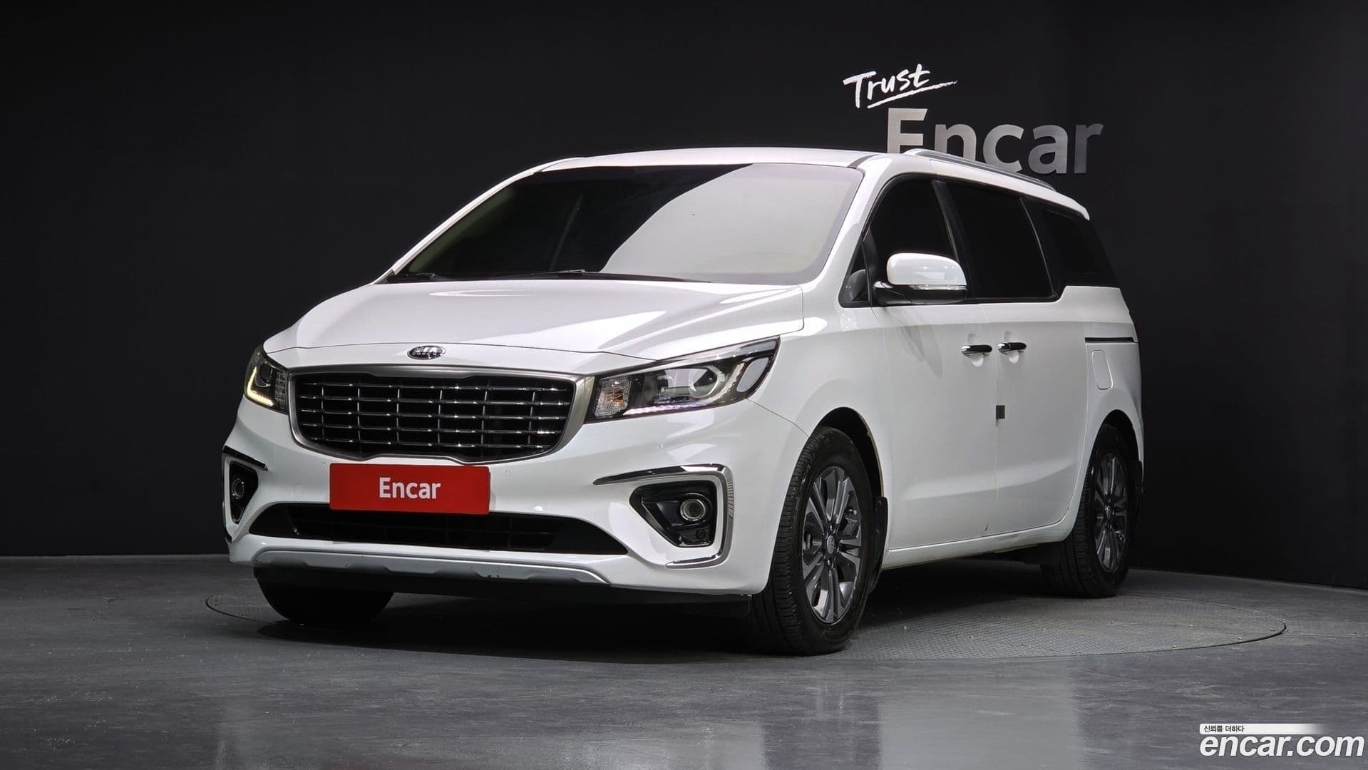 Main__Slider__Photo:Canival Kia 2018.6-0