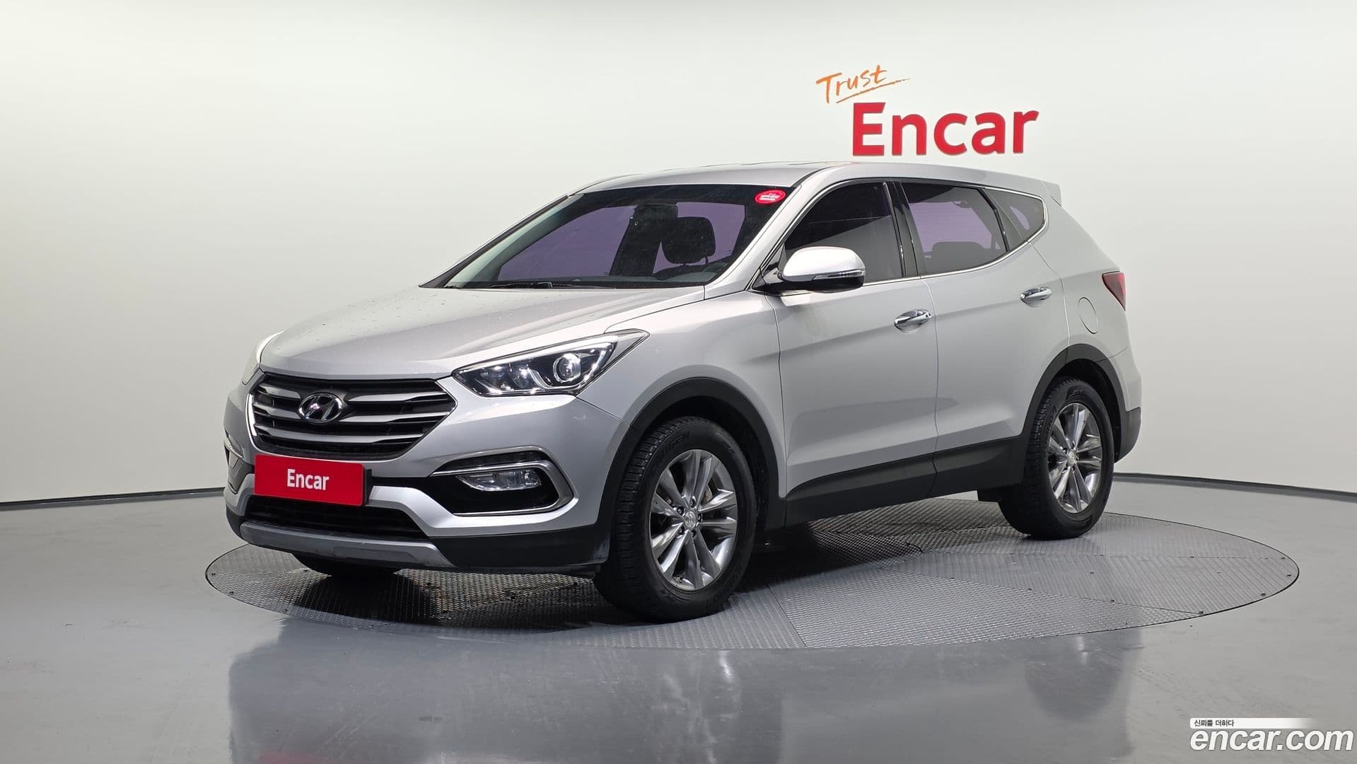 Main__Slider__Photo:Santafe Hyundai 2016.0-0