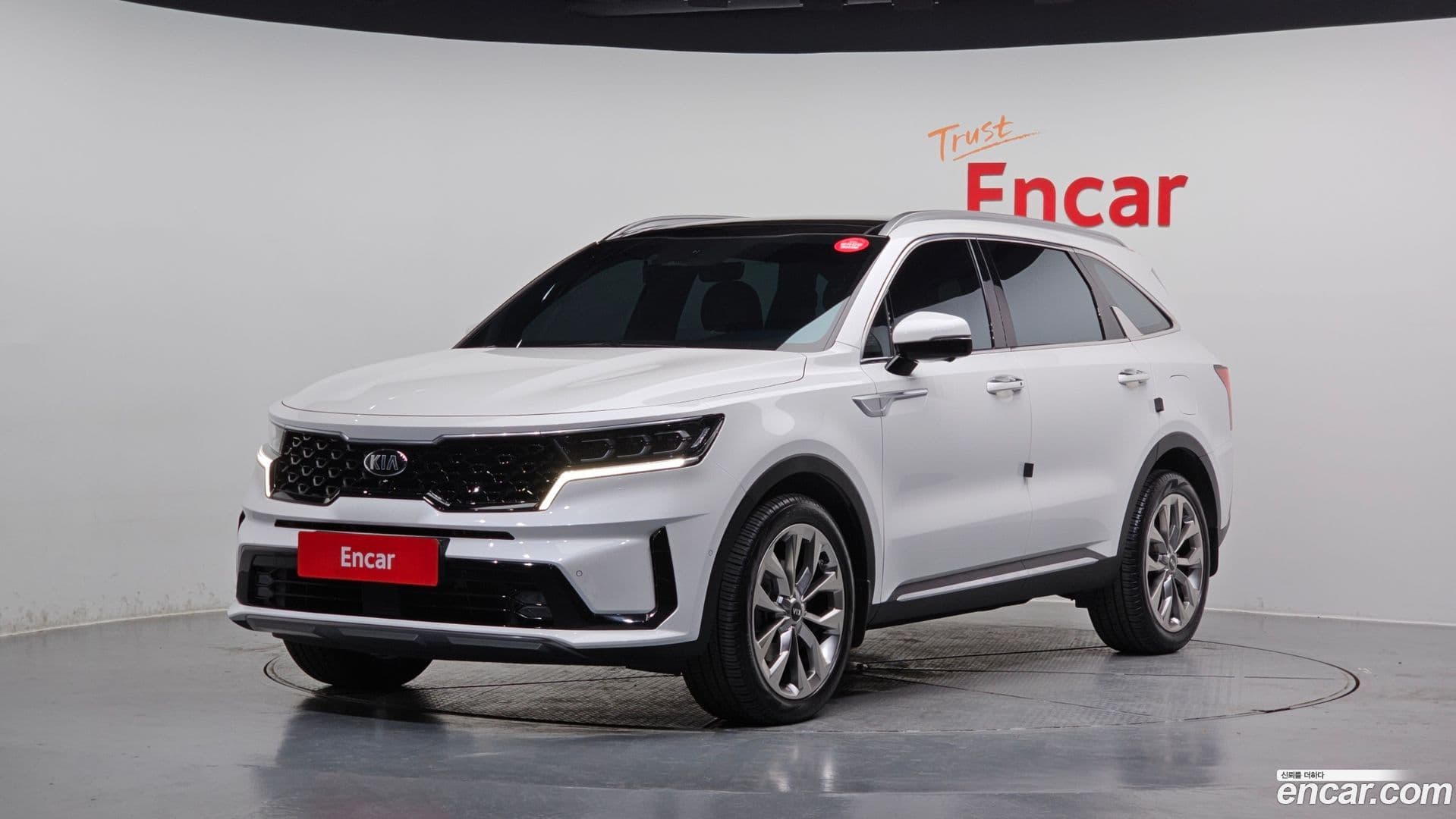 Main__Slider__Photo:Sorento Kia 2020.4-0