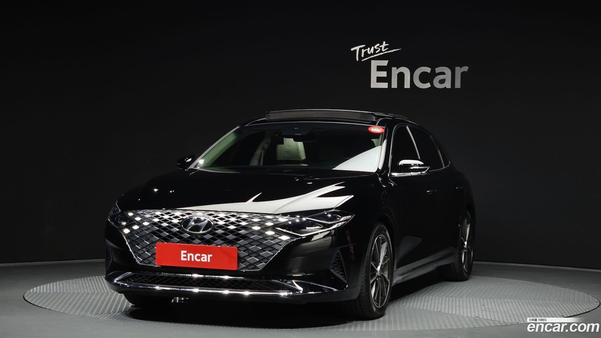 Main__Slider__Photo:Grandeur Hyundai 2022.10-0