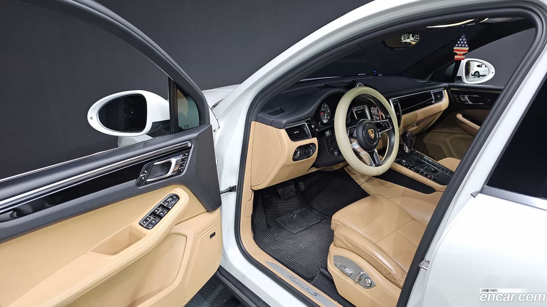 Macan Porsche 2016.3-INNER-010