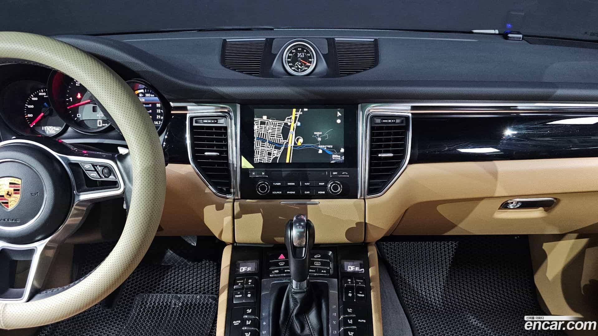 Macan Porsche 2016.3-OPTION-020