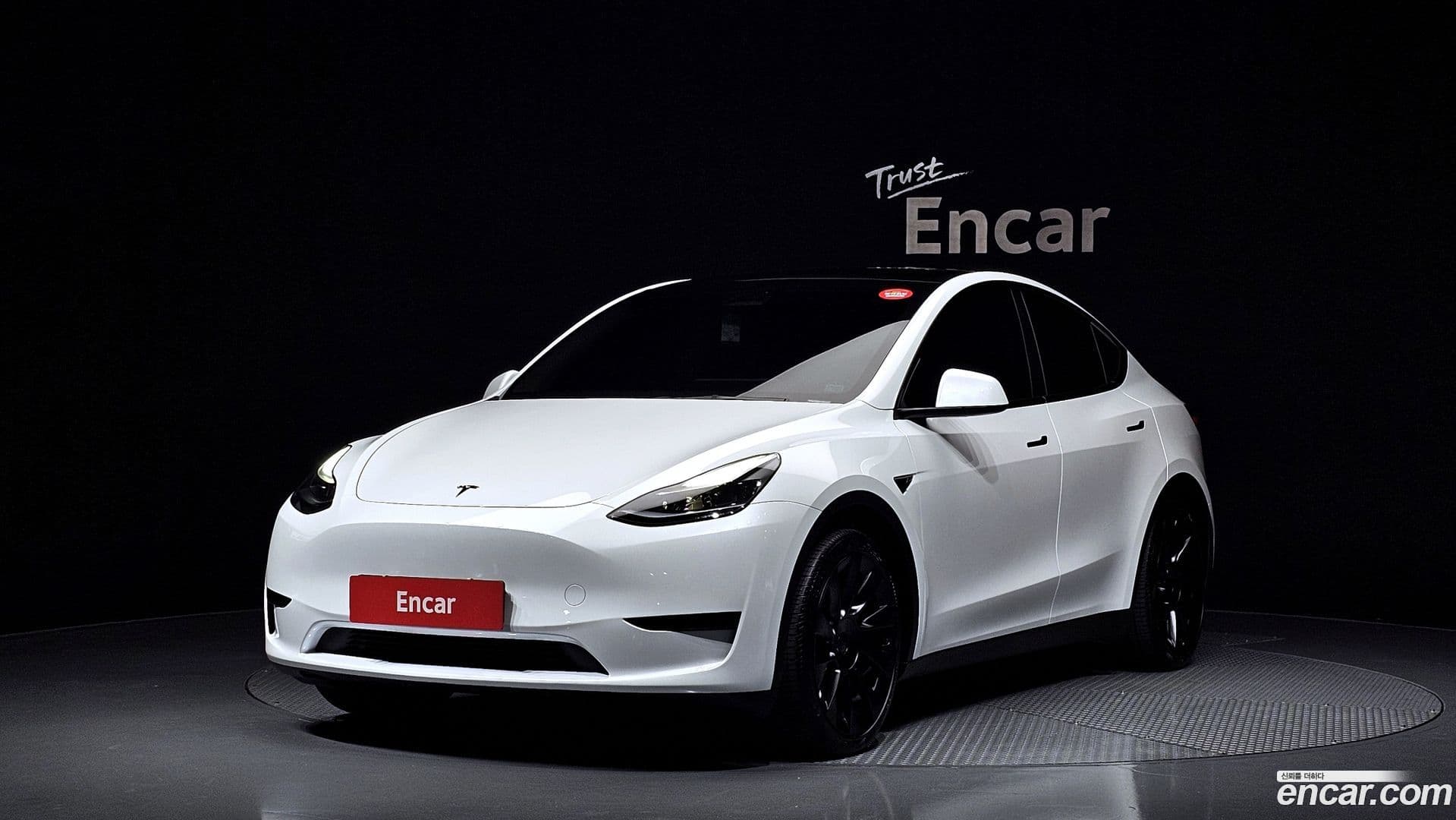 Main__Slider__Photo:Model Y Tesla 2023.10-0