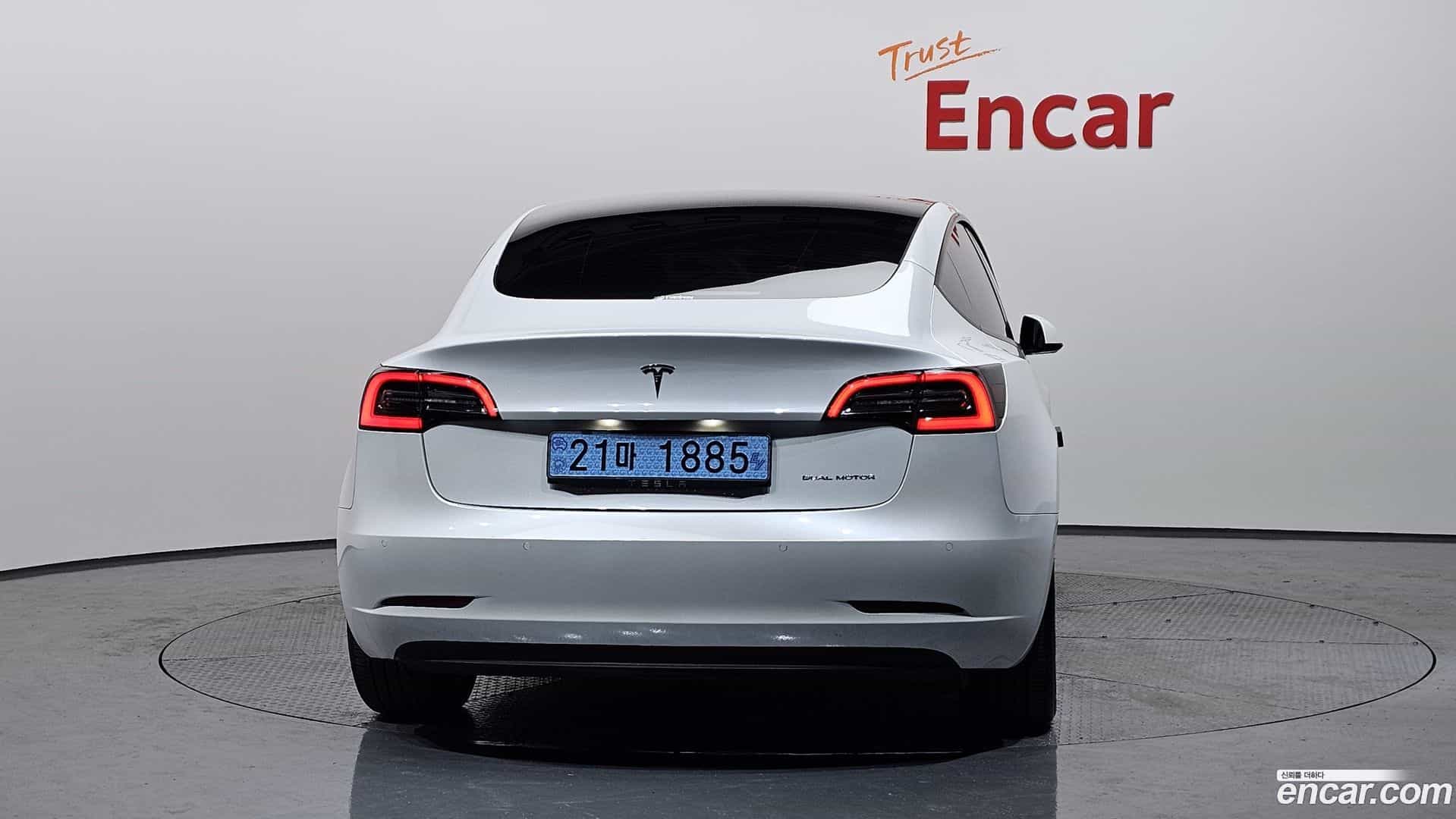 Model 3 Tesla 2021.2-OUTER-004