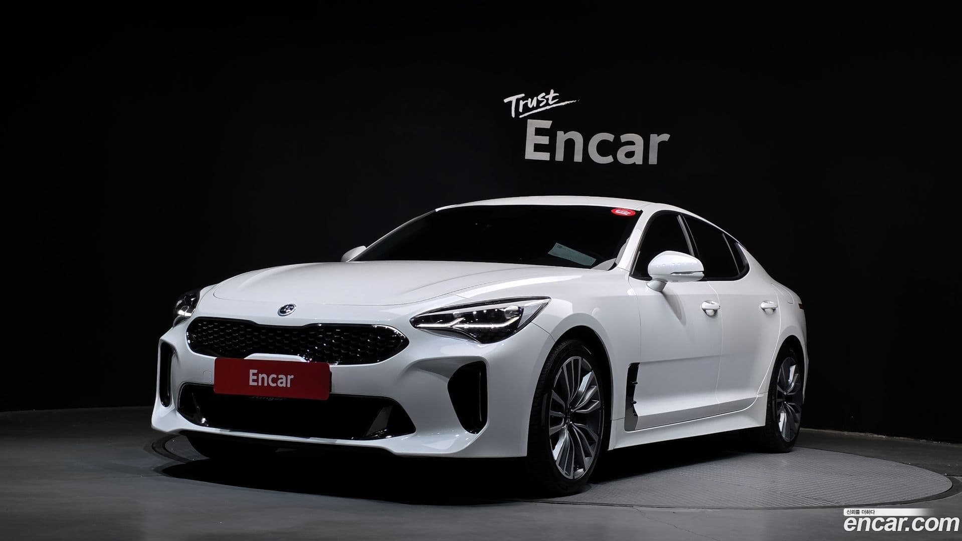 Main__Slider__Photo:Stinger Kia 2017.5-0