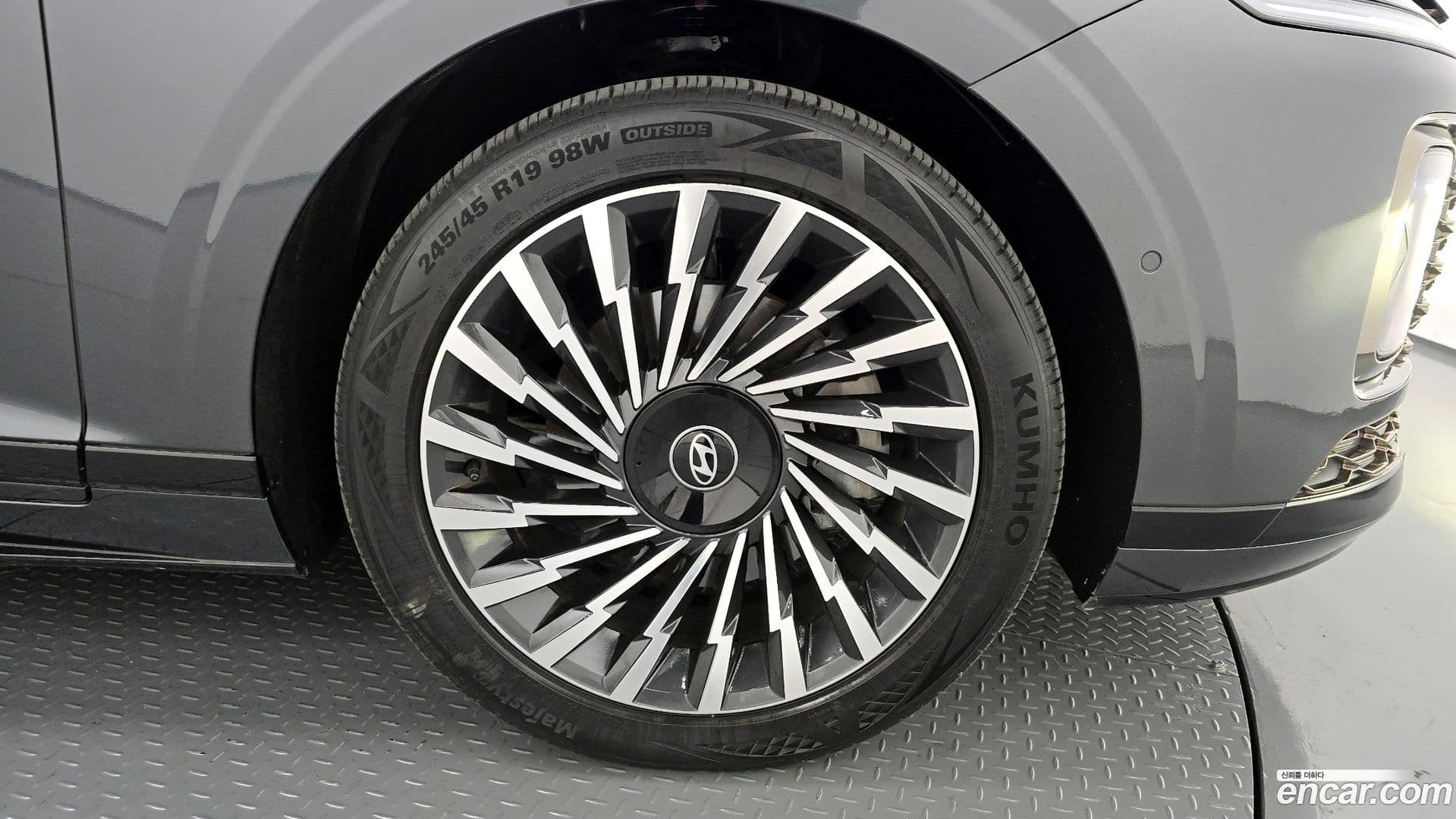 Main__Slider__Photo:Grandeur Hyundai 2023.7-4