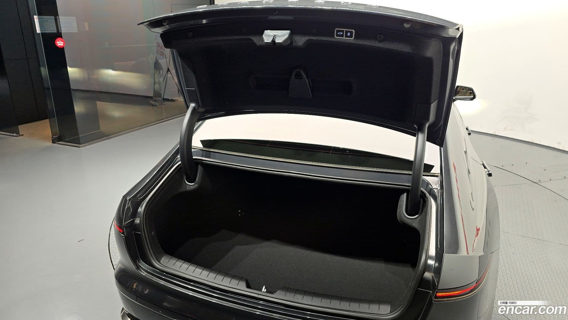 Main__Slider__Photo:Grandeur Hyundai 2023.7-19