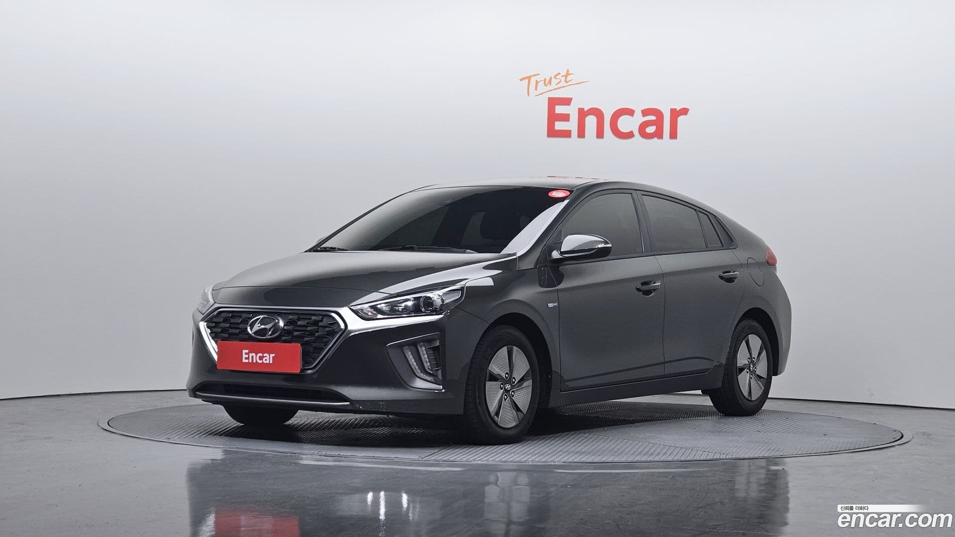 Main__Slider__Photo:Ioniq Hyundai 2020.2-0
