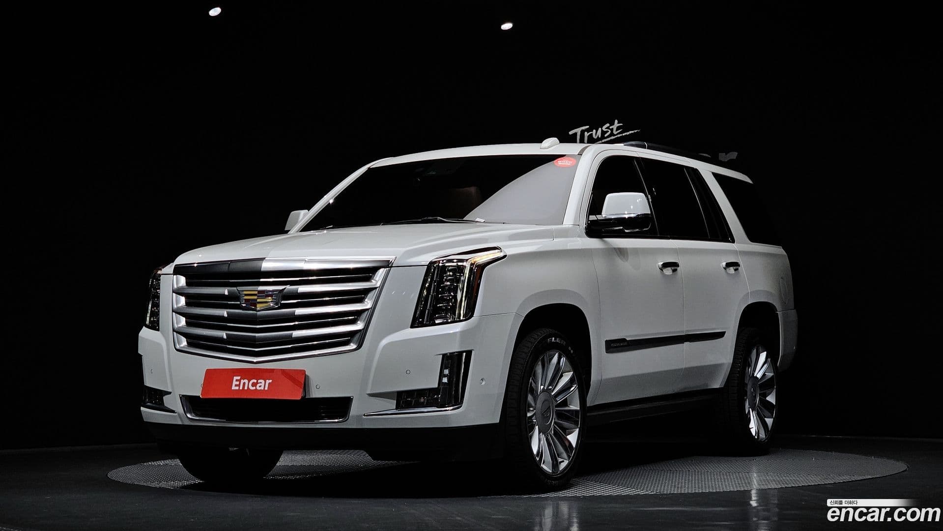 Main__Slider__Photo:Escalade Cadillac 2019.2-0