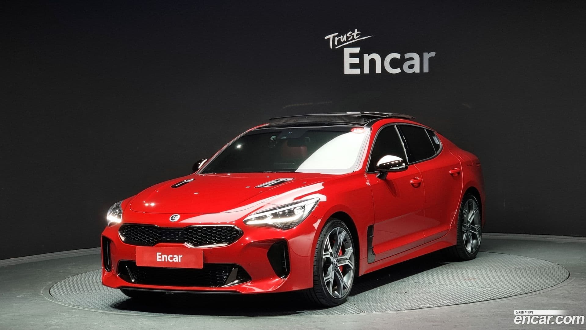 Main__Slider__Photo:Stinger Kia 2020.6-0
