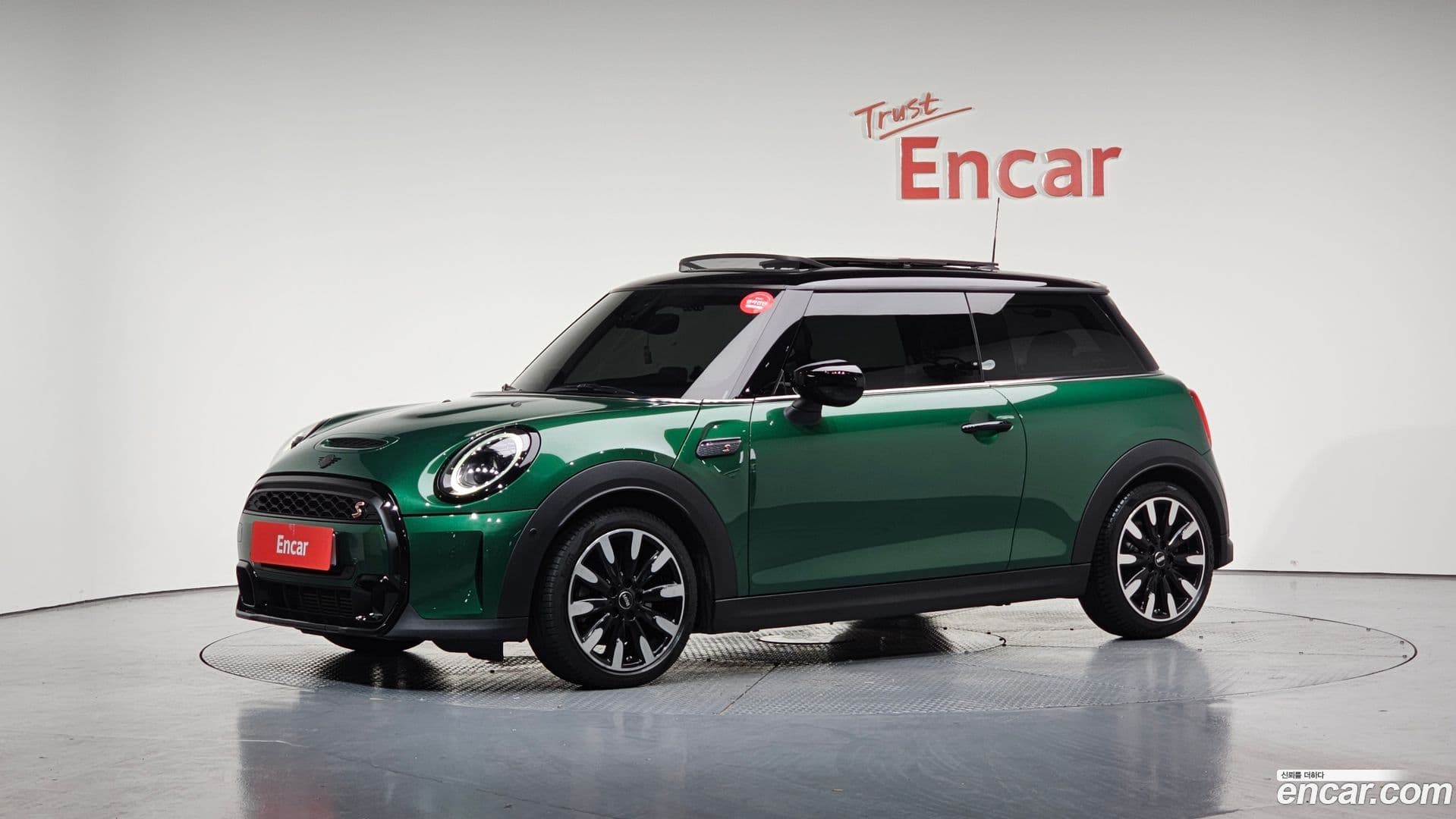 Main__Slider__Photo:Cooper Mini 2023.1-0