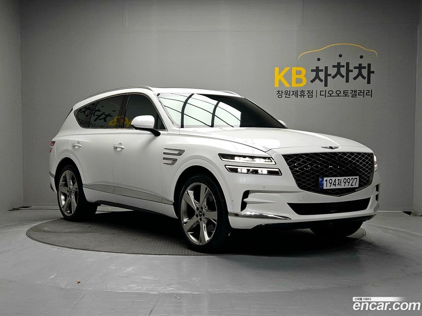 Main__Slider__Photo:GV80 Genesis 2020.10-0