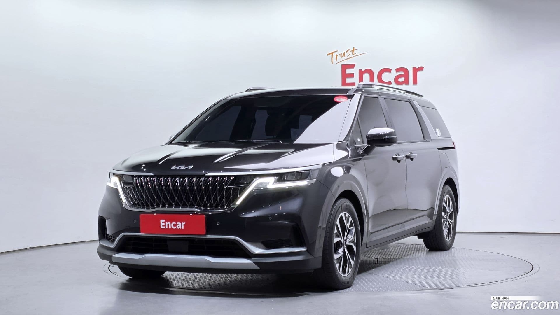Main__Slider__Photo:Canival Kia 2023.0-0