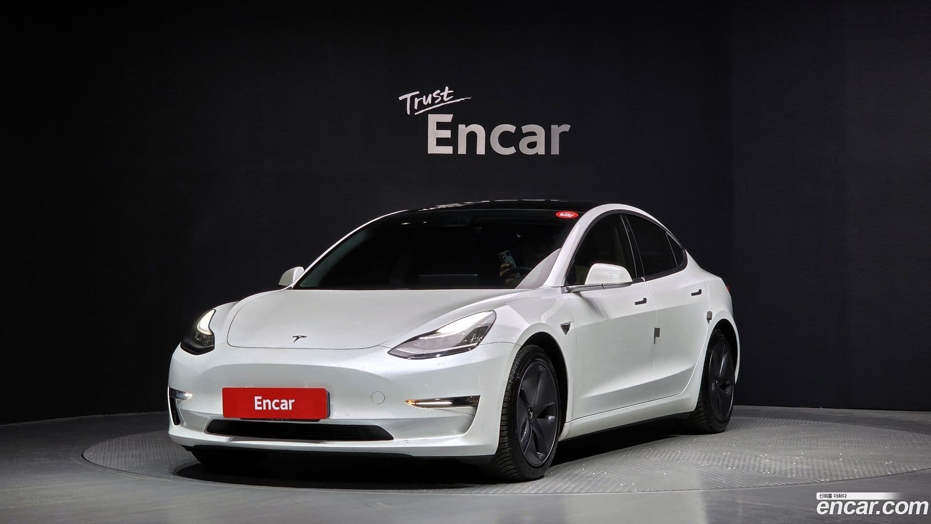 Main__Slider__Photo:Model 3 Tesla 2020.1-0