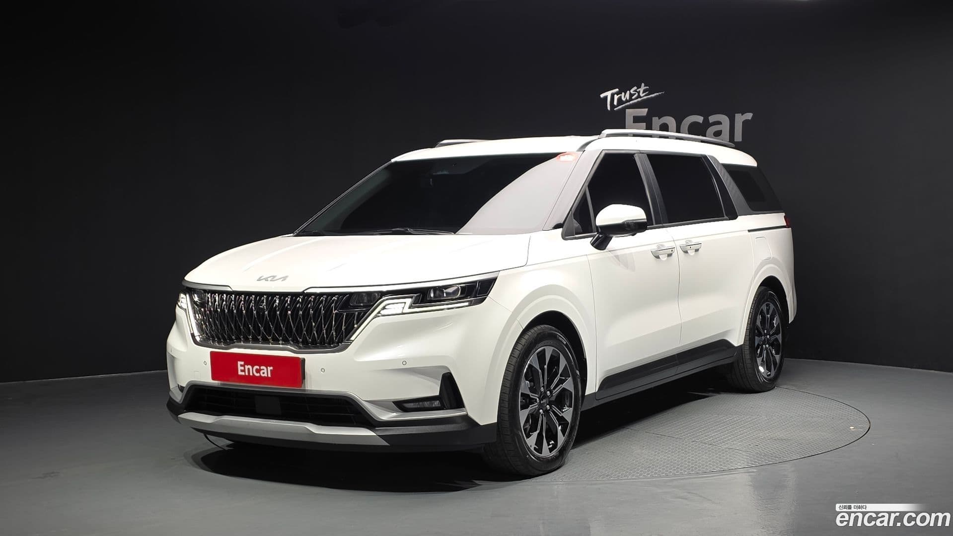 Main__Slider__Photo:Canival Kia 2021.10-0