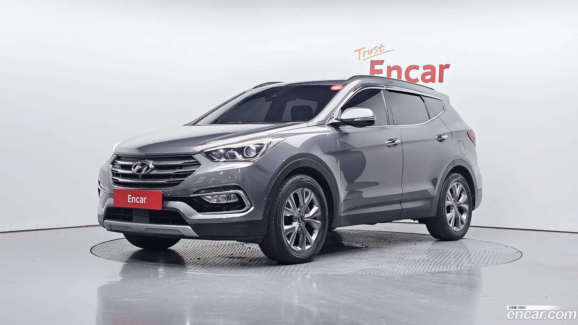 Main__Slider__Photo:Santafe Hyundai 2016.3-0