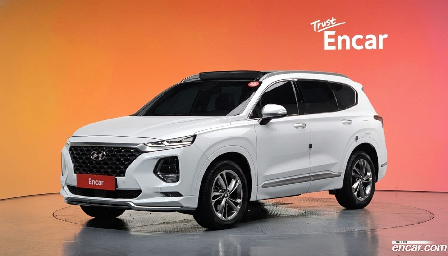 Main__Slider__Photo:Santafe Hyundai 2019.3-0