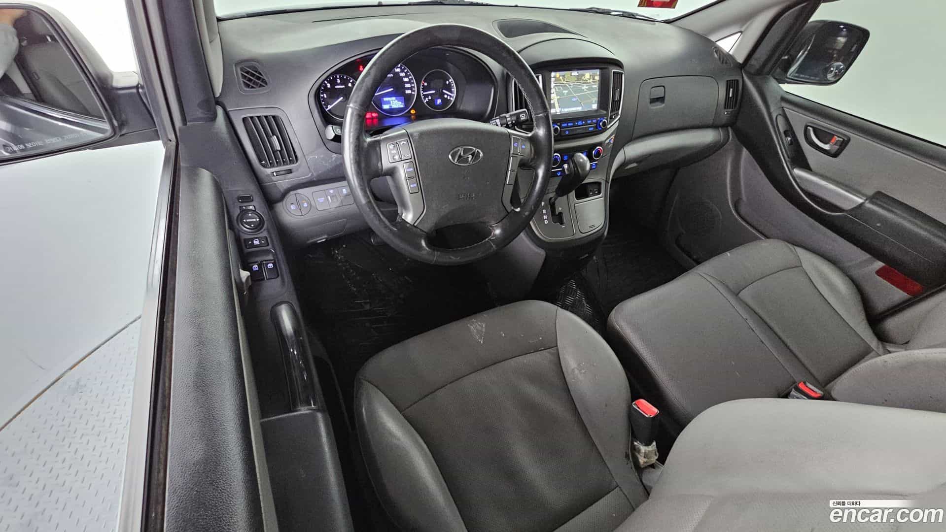 Starex Hyundai 2018.1-INNER-007