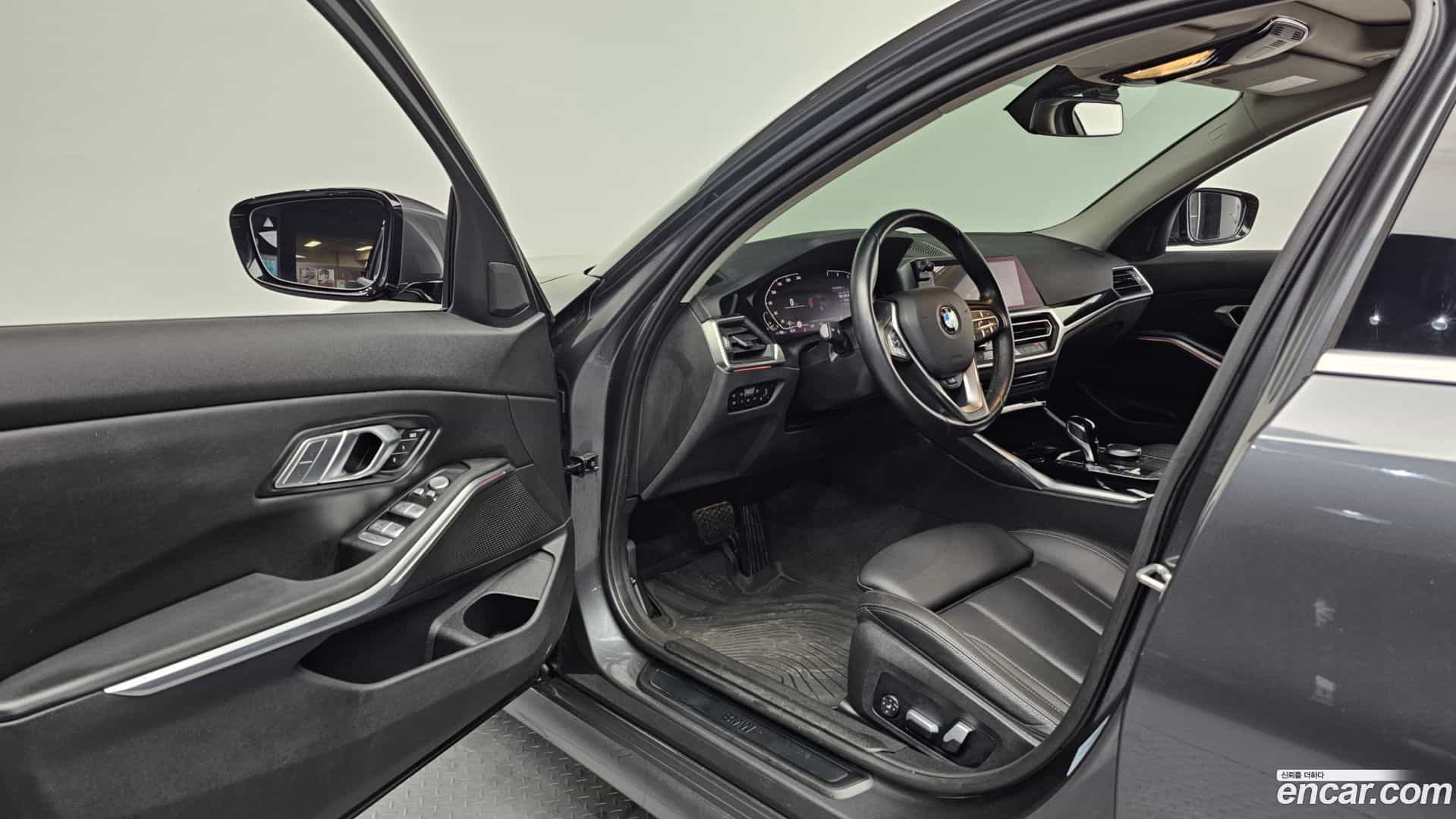 3-Series BMW 2022.1-INNER-010