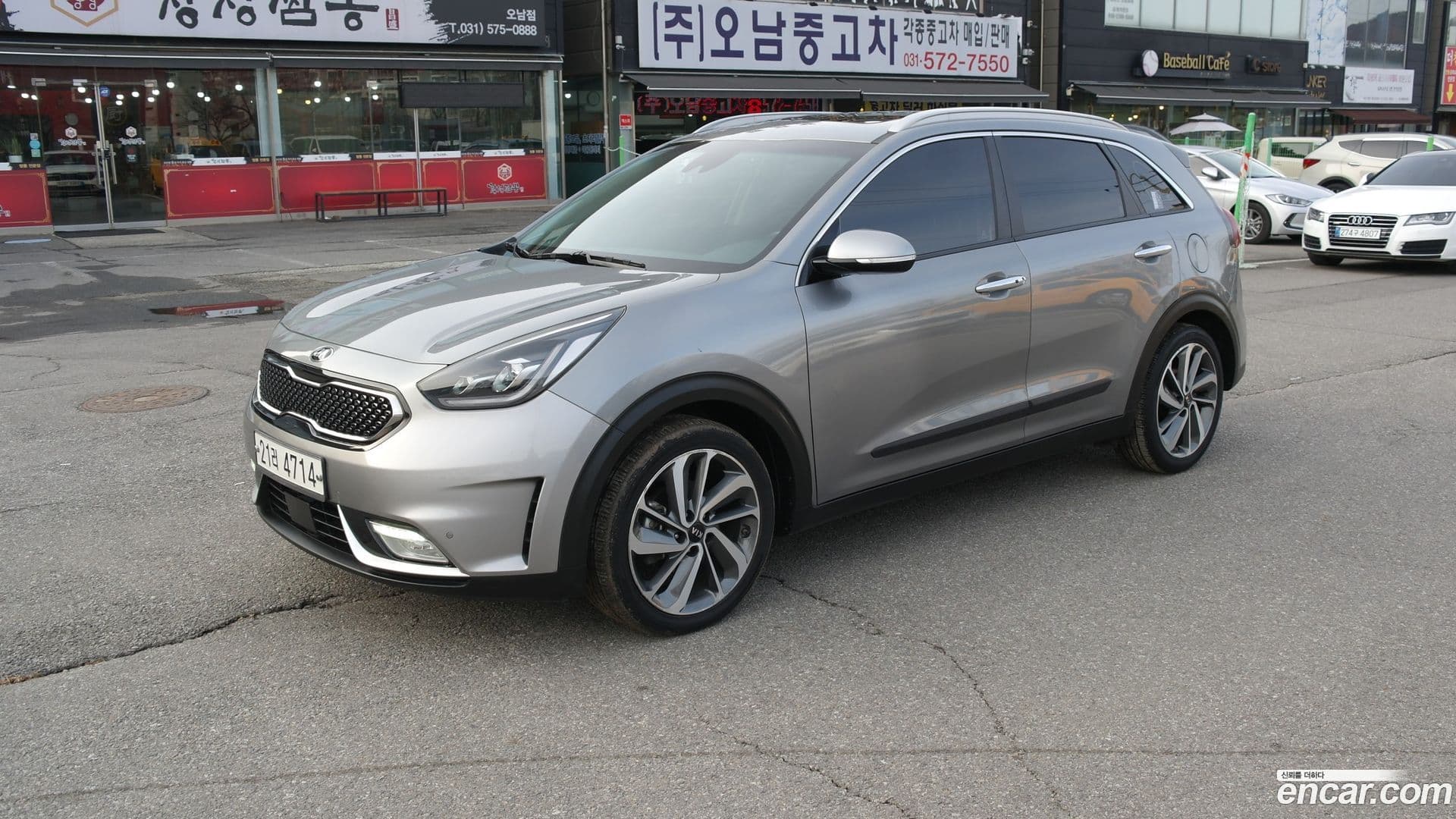 Main__Slider__Photo:Niro Kia 2018.6-0
