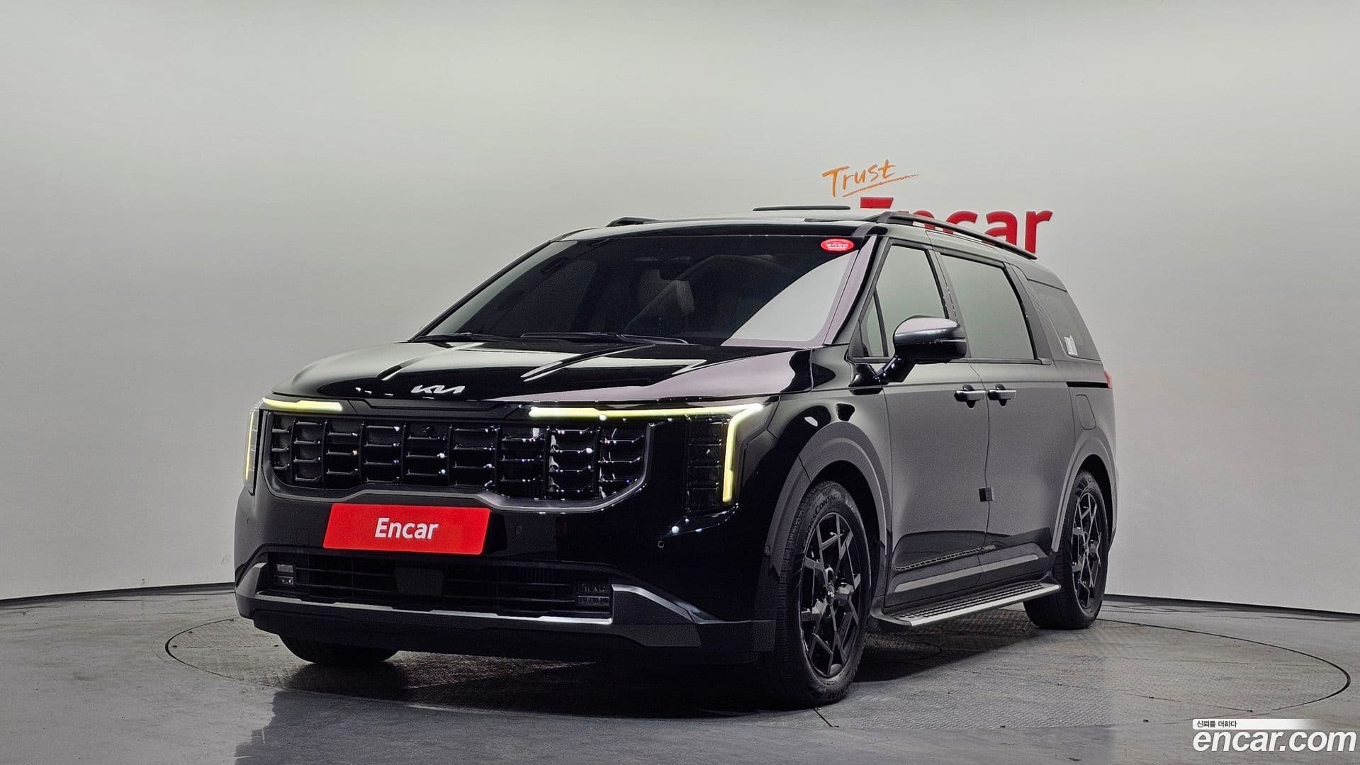Main__Slider__Photo:Canival Kia 2023.11-0
