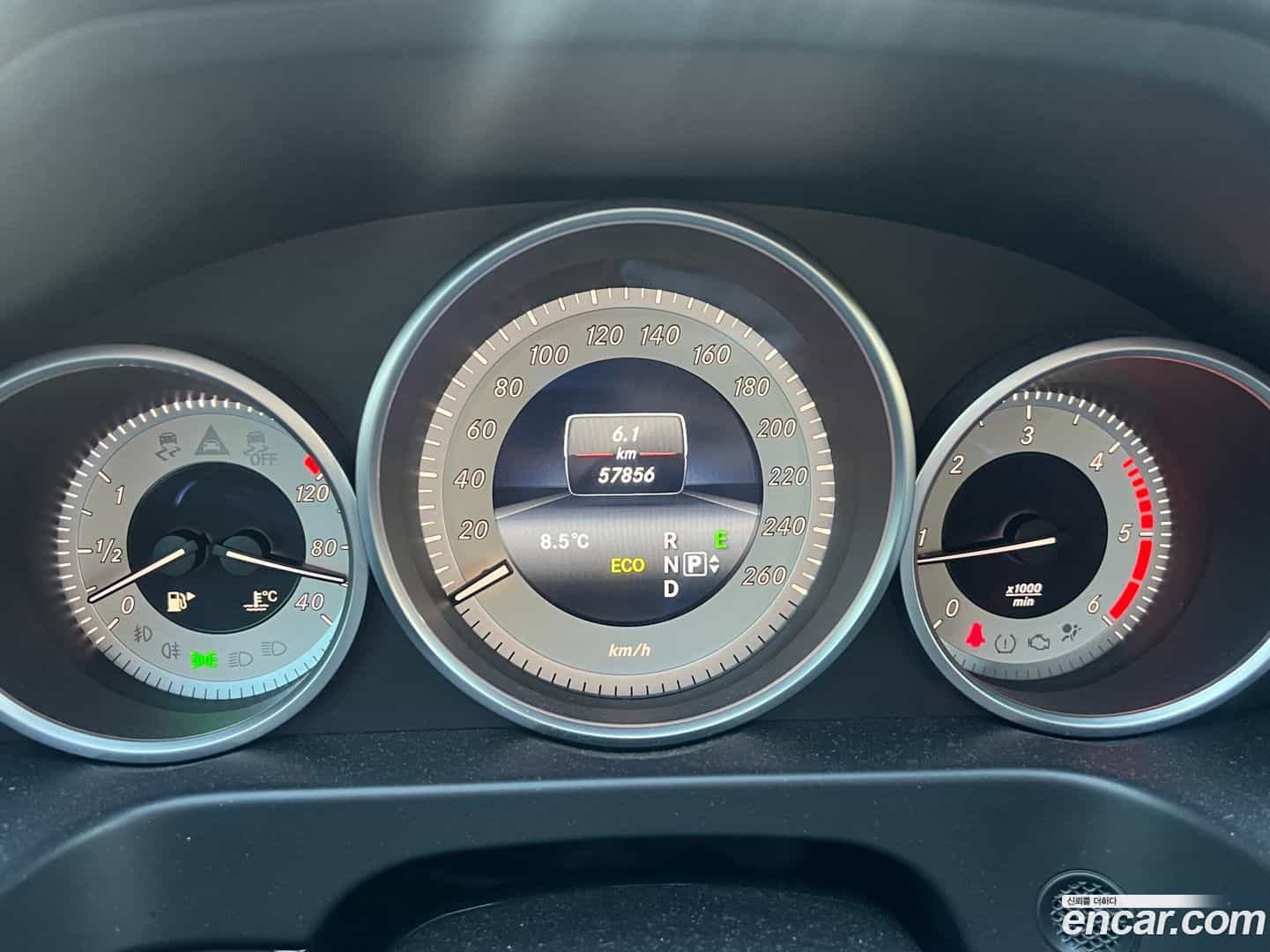 E-Class Mercedes-Benz 2015.8-INNER-007