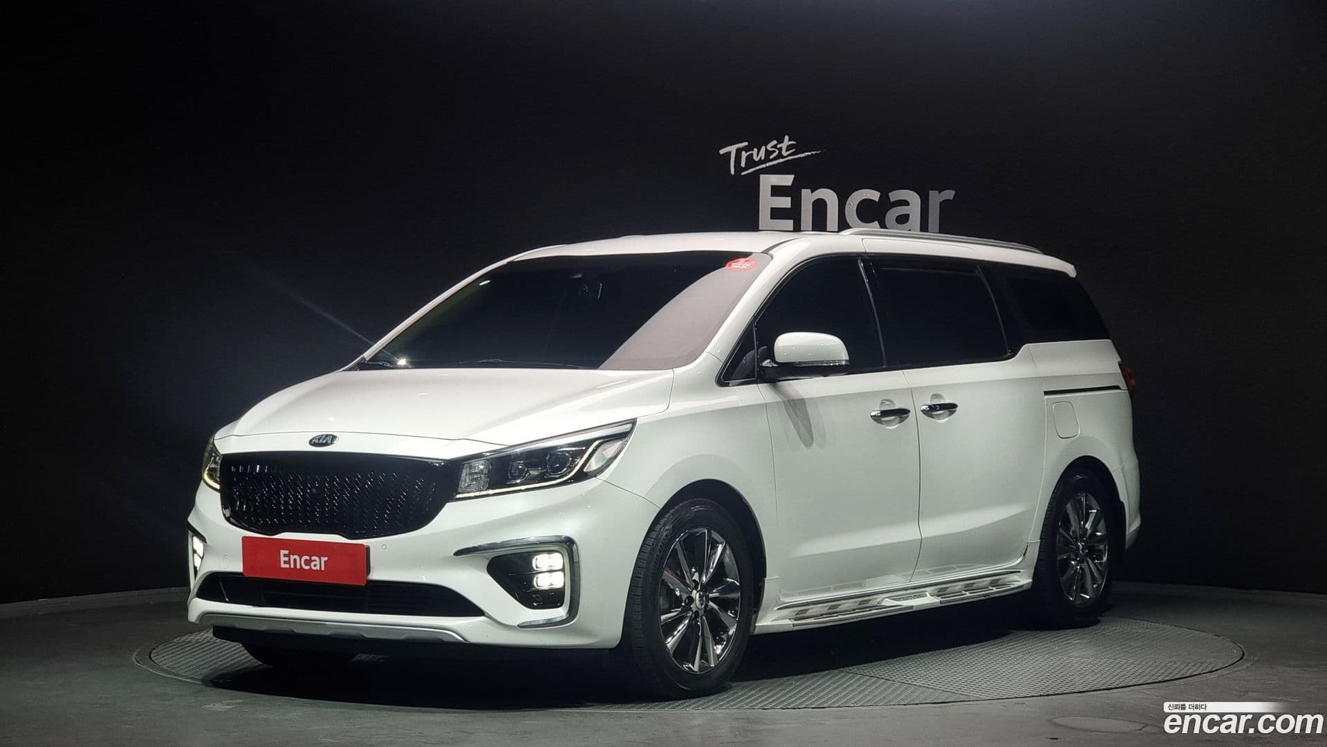 Main__Slider__Photo:Canival Kia 2018.4-0