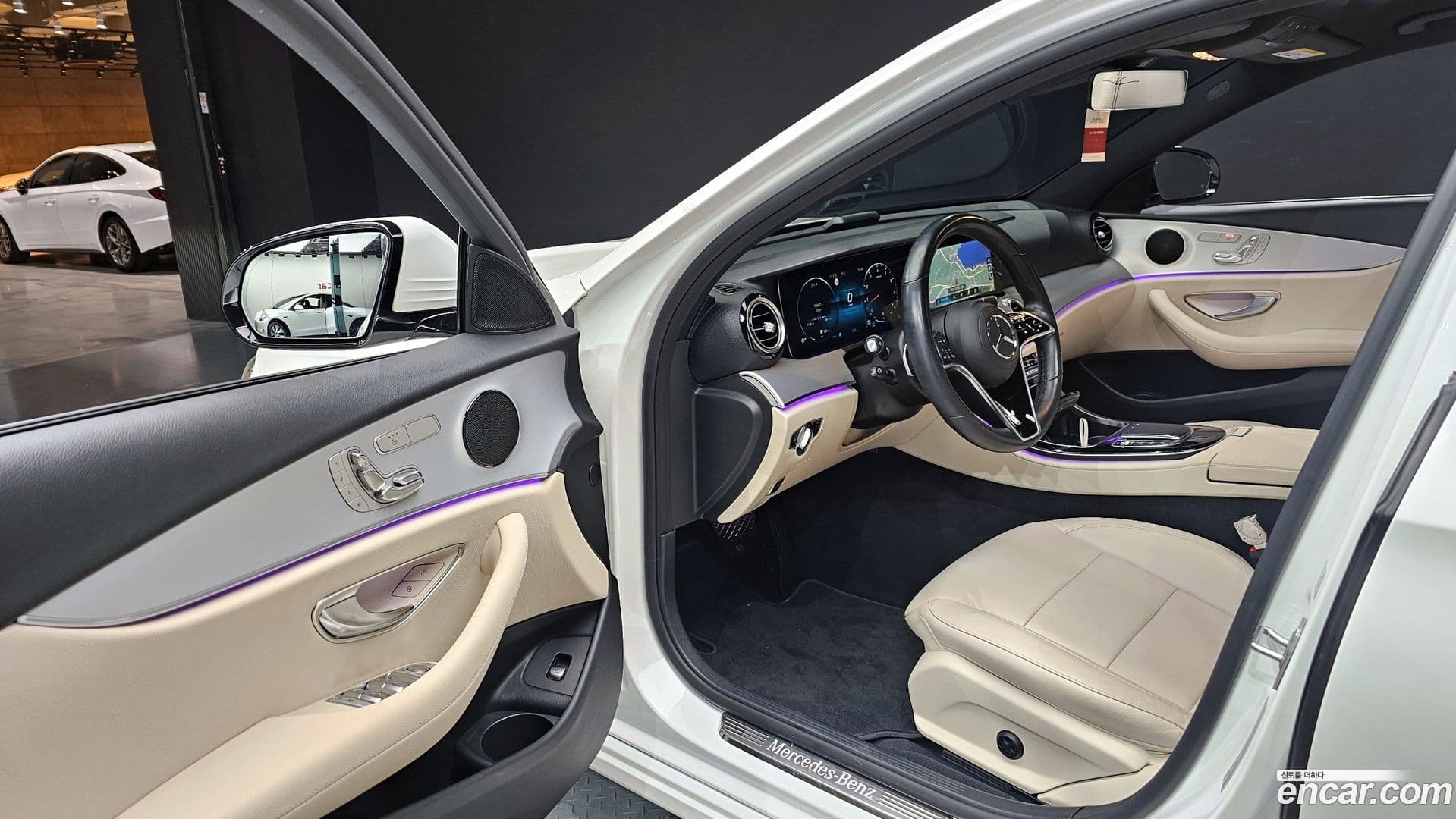 Main__Slider__Photo:E-Class Mercedes-Benz 2020.10-0