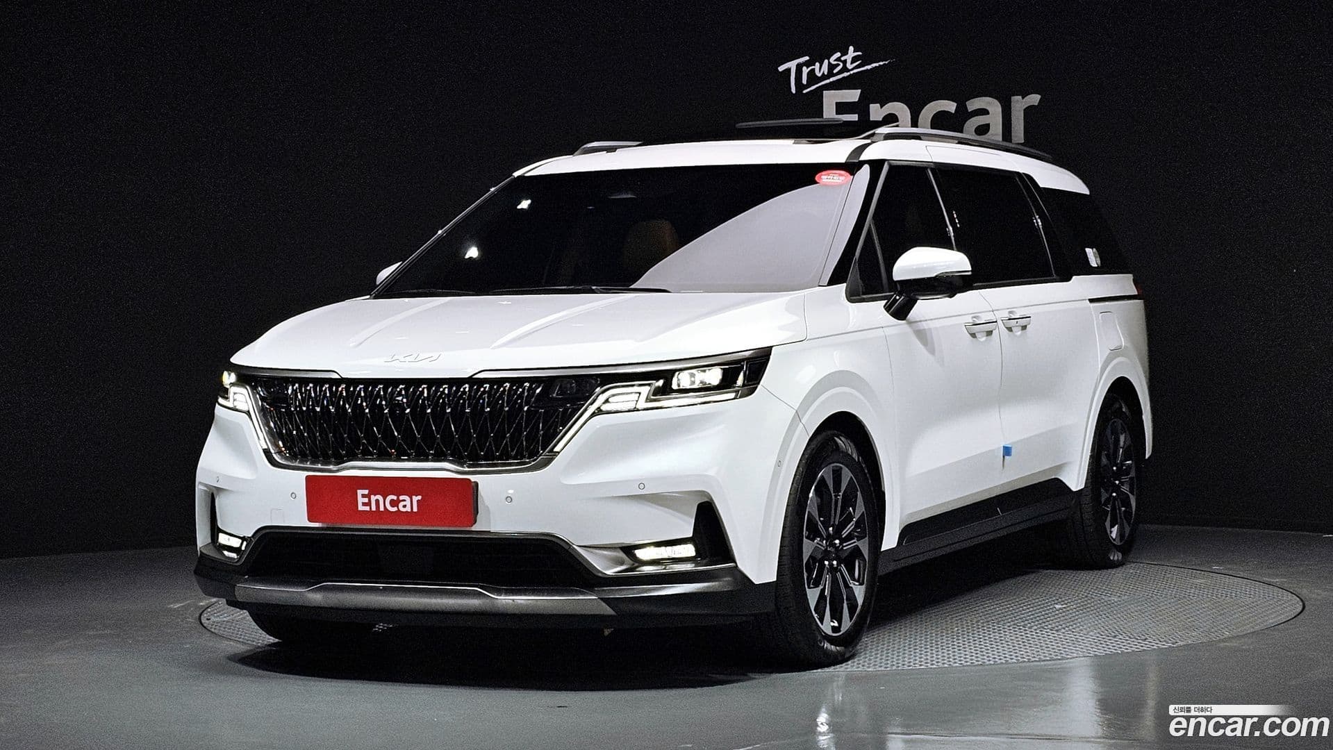 Main__Slider__Photo:Canival Kia 2023.6-0