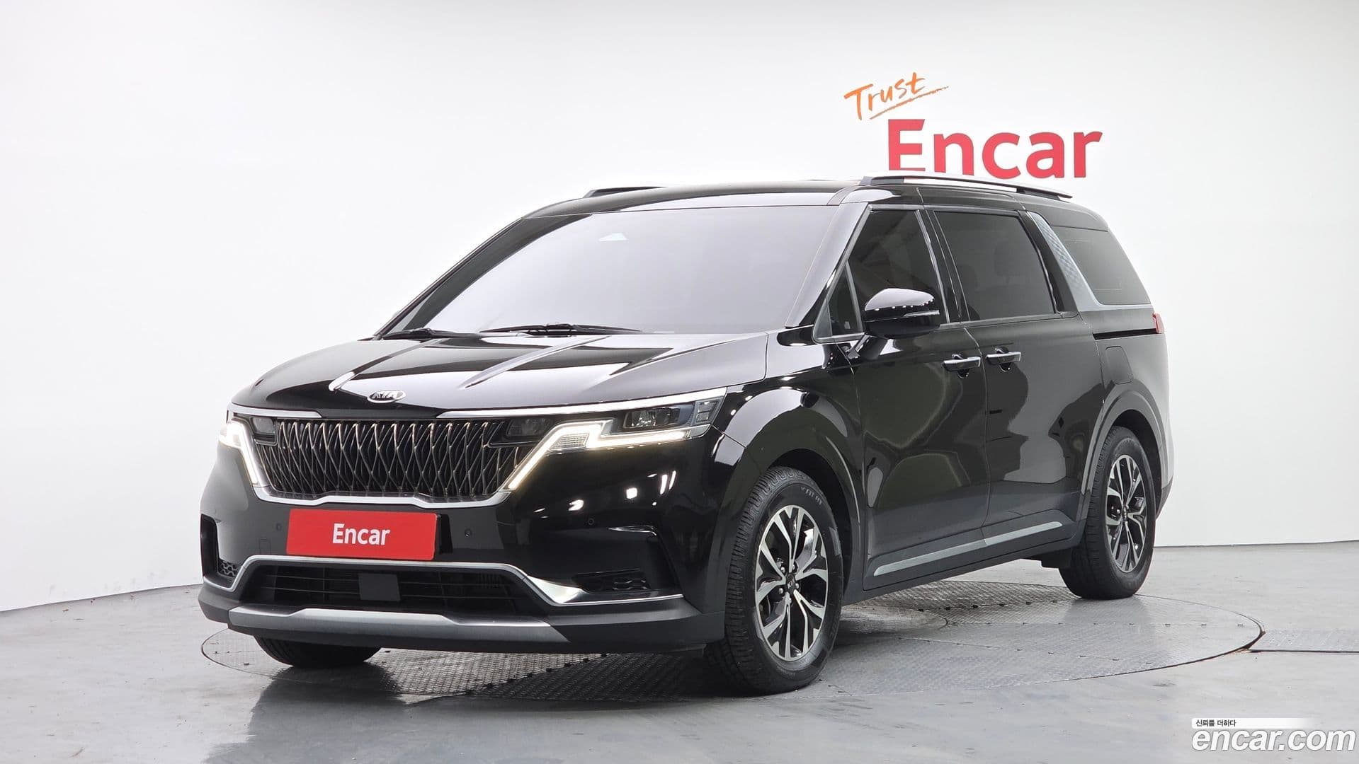 Main__Slider__Photo:Canival Kia 2021.3-0