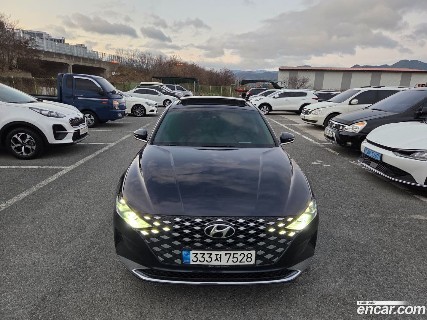 Main__Slider__Photo:Grandeur Hyundai 2020.9-0