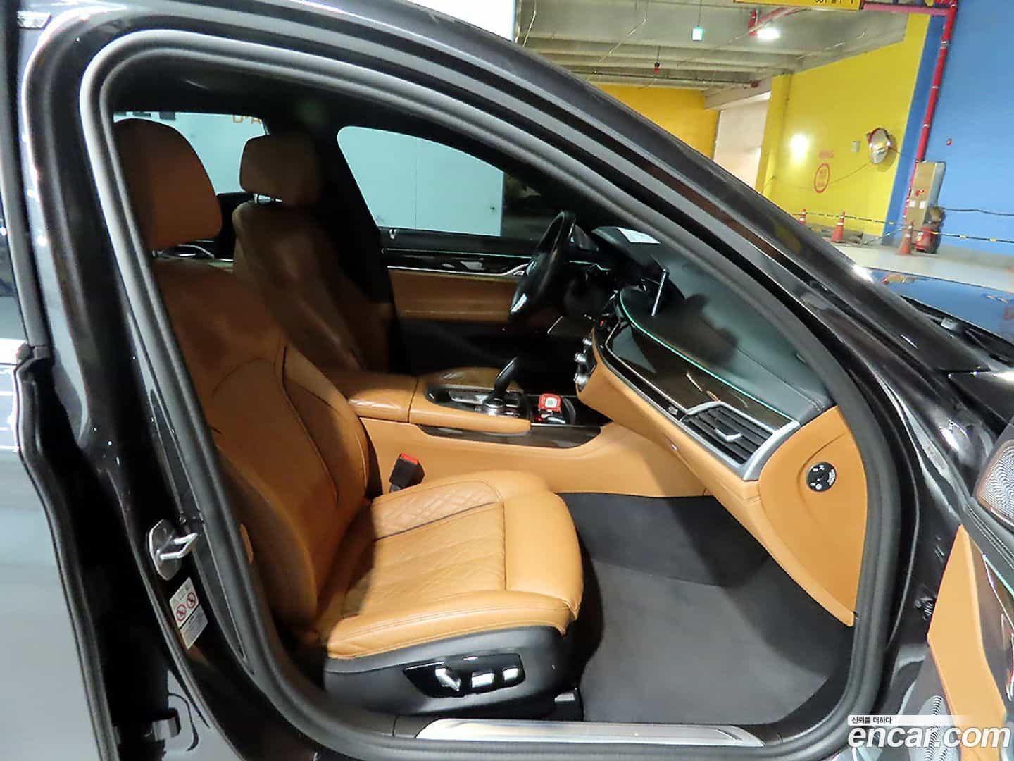 7-Series BMW 2022.8-INNER-009