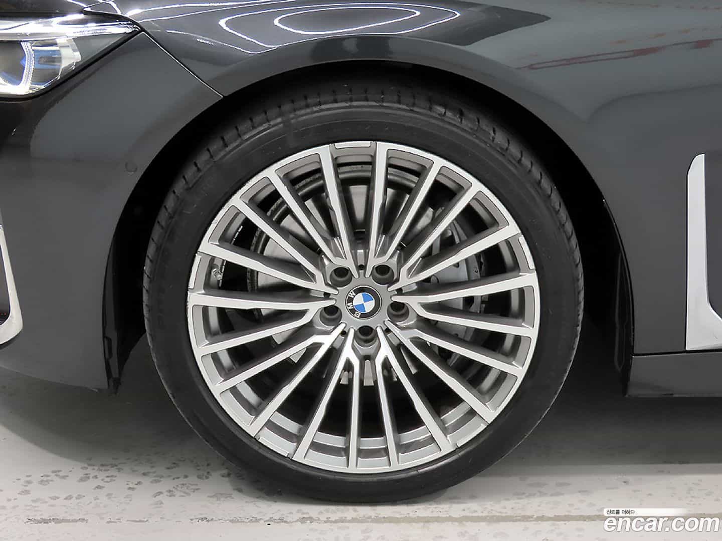 7-Series BMW 2022.8-OPTION-024