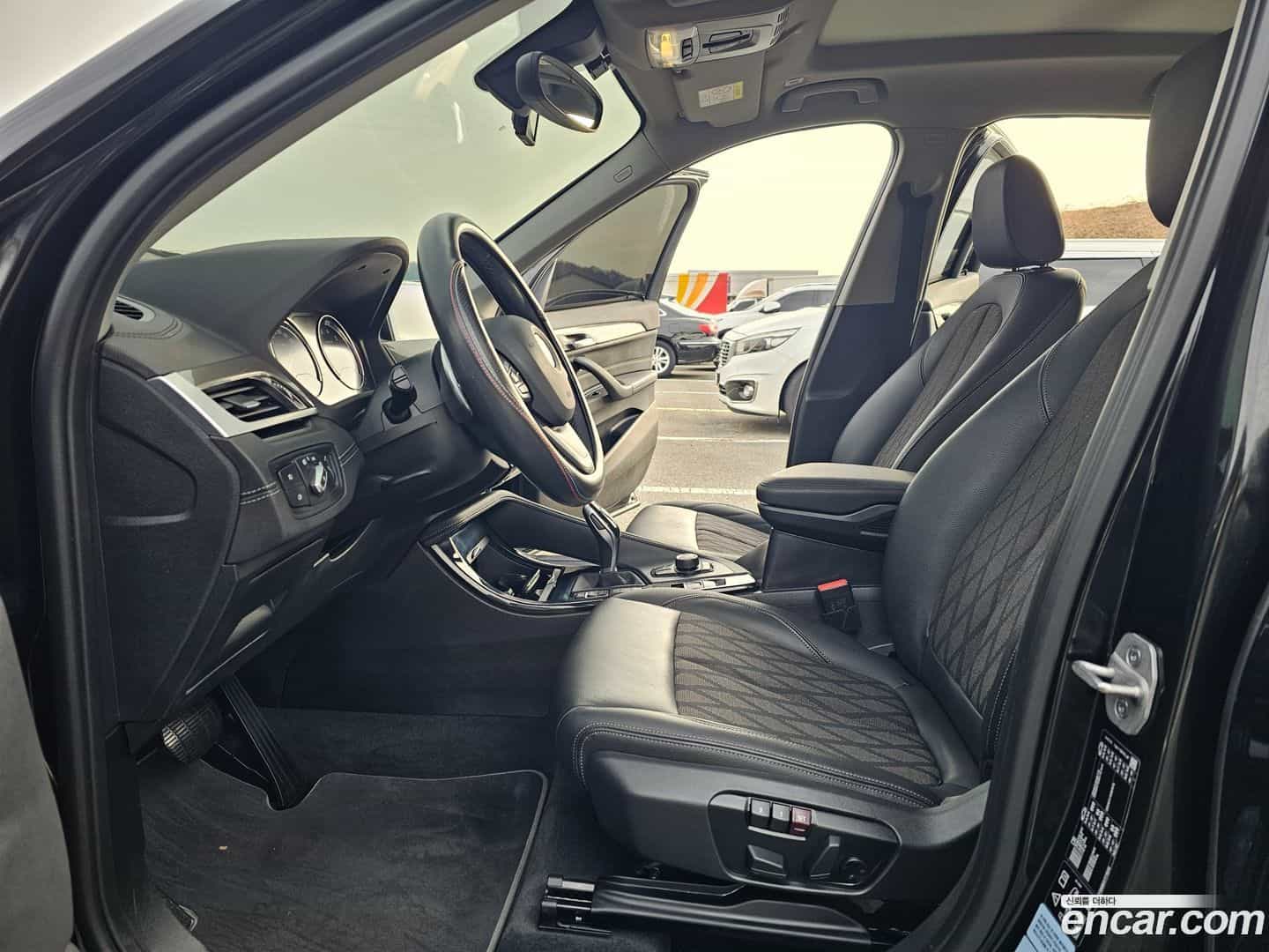 X1 BMW 2021.0-INNER-009