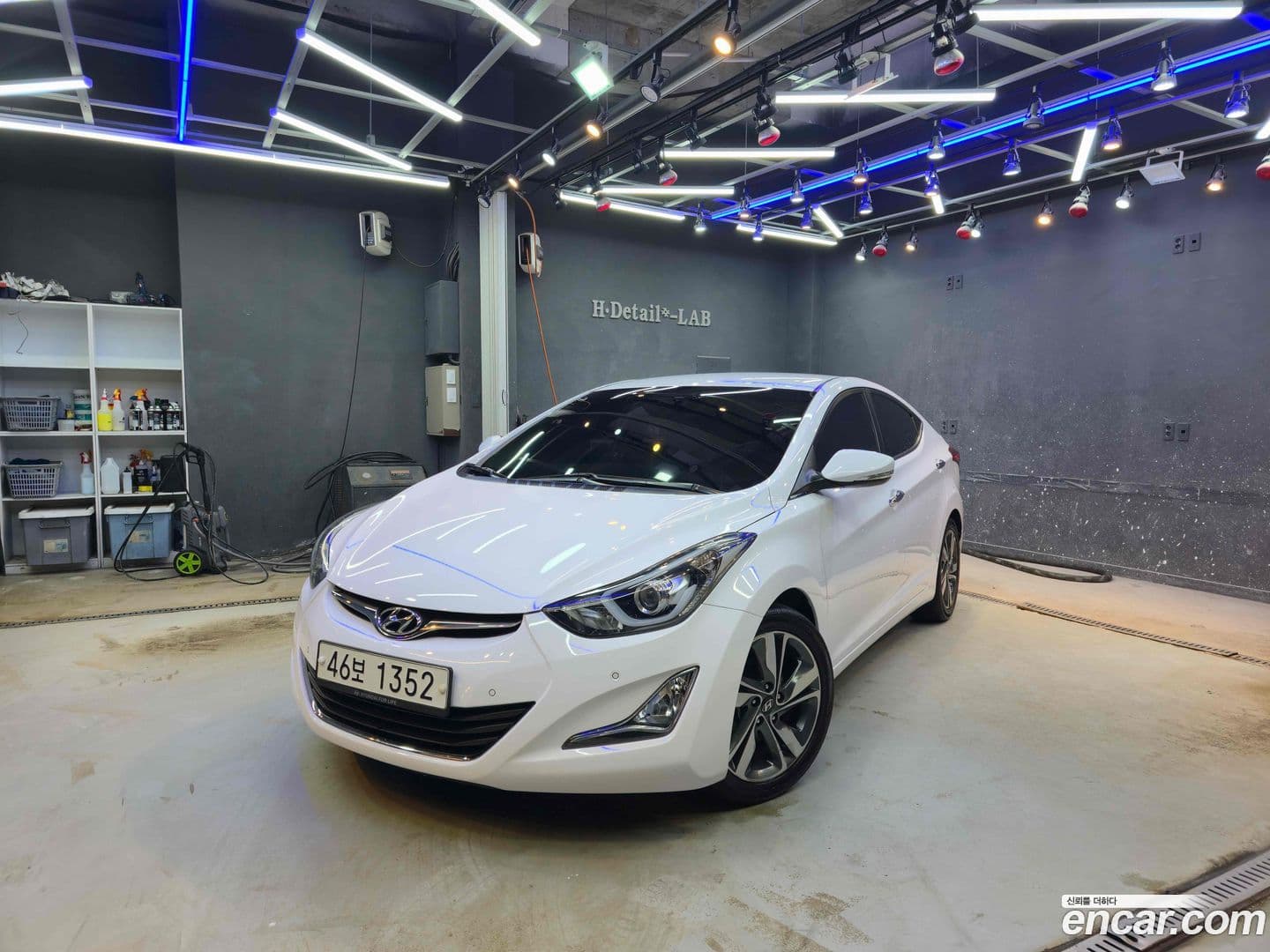 Main__Slider__Photo:AVANTE Hyundai 2015.3-0