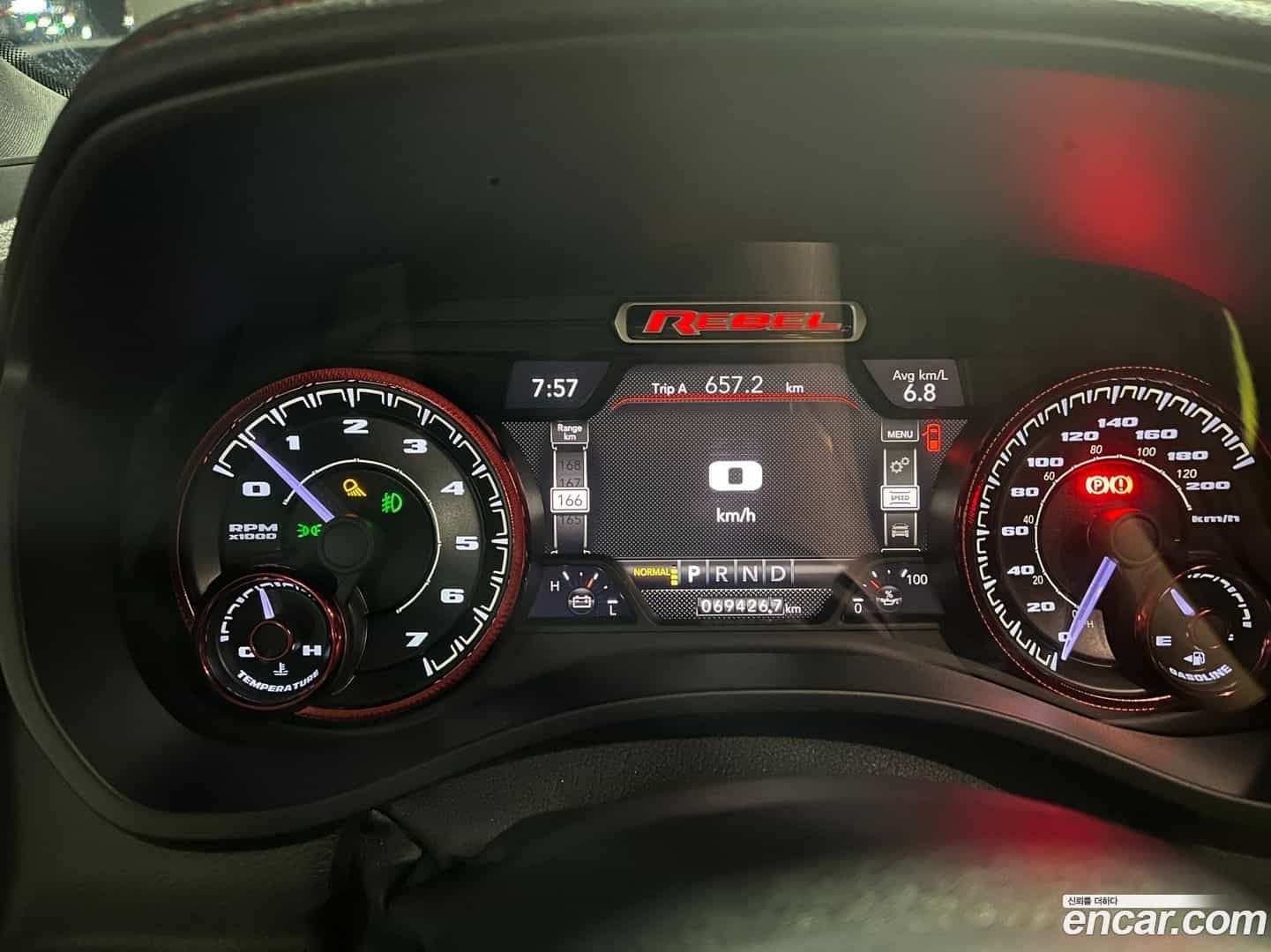 Ram Pick Up Dodge 2019.11-INNER-008