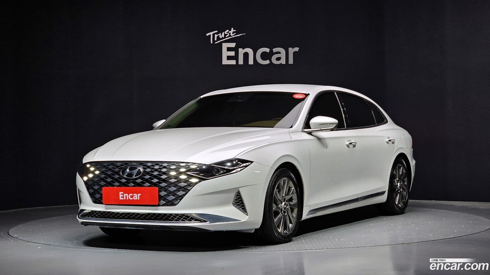 Main__Slider__Photo:Grandeur Hyundai 2020.7-0