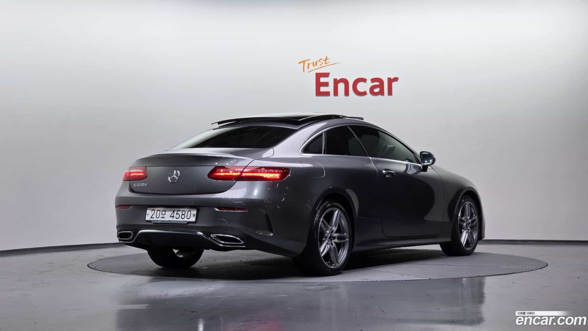 E-Class Mercedes-Benz 2019.7-OUTER-002