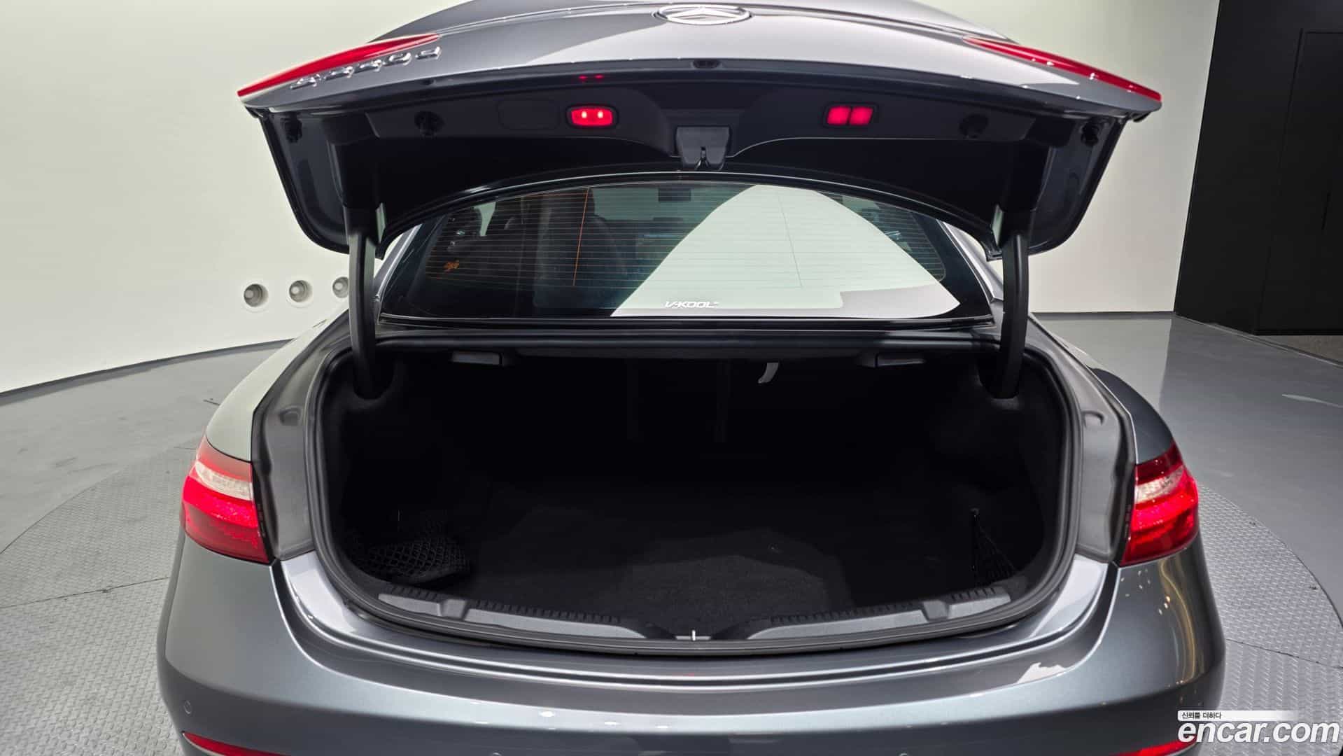 E-Class Mercedes-Benz 2019.7-OPTION-024