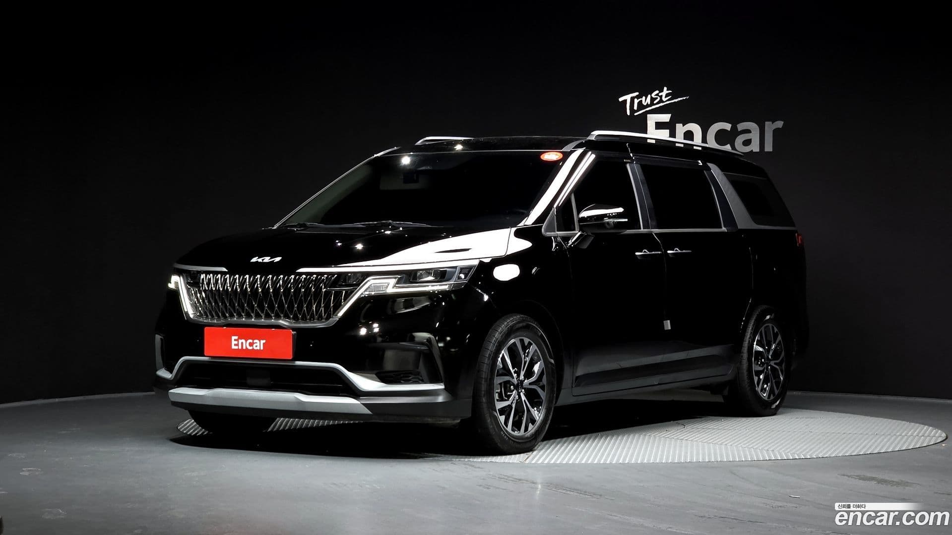 Main__Slider__Photo:Canival Kia 2021.9-0