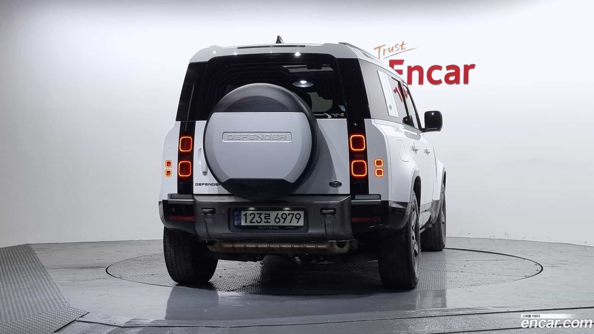 Defender Land Rover 2021.8-OUTER-004