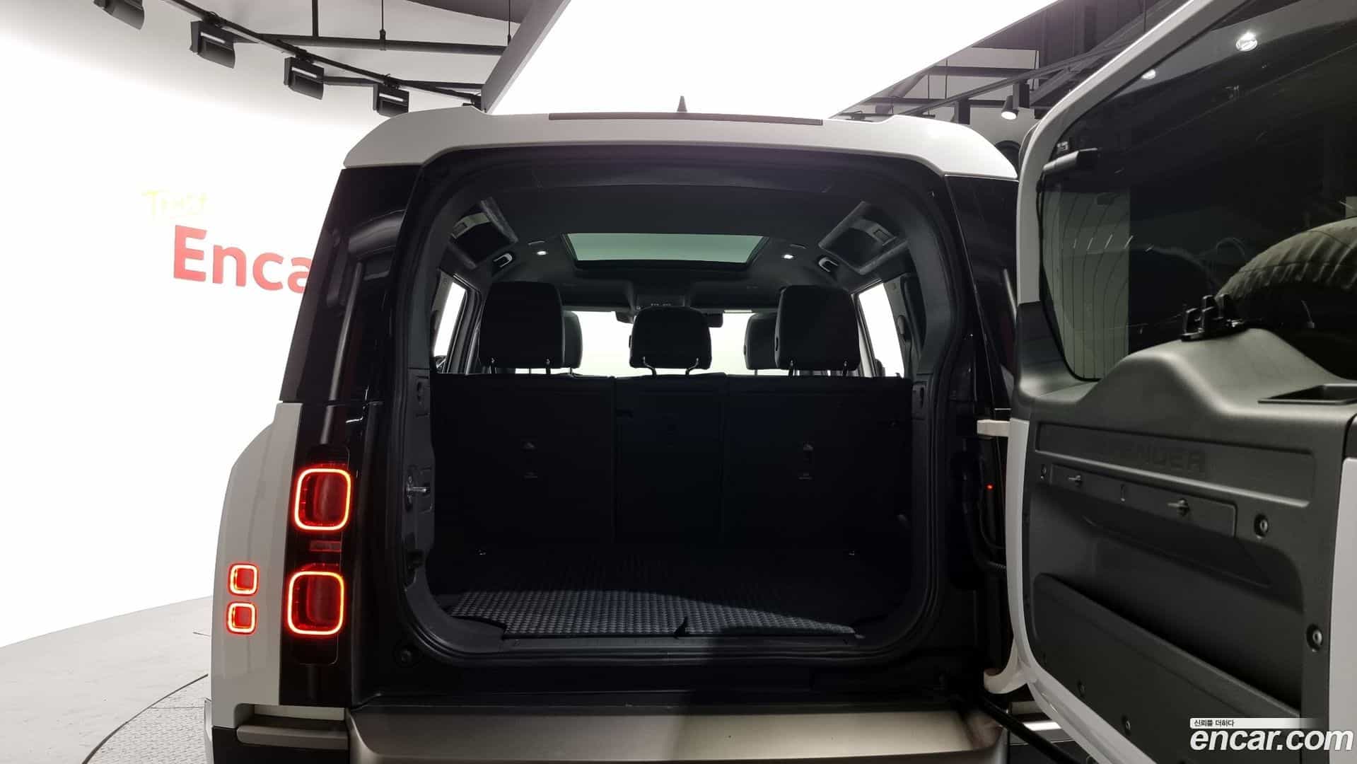 Defender Land Rover 2021.8-OPTION-024