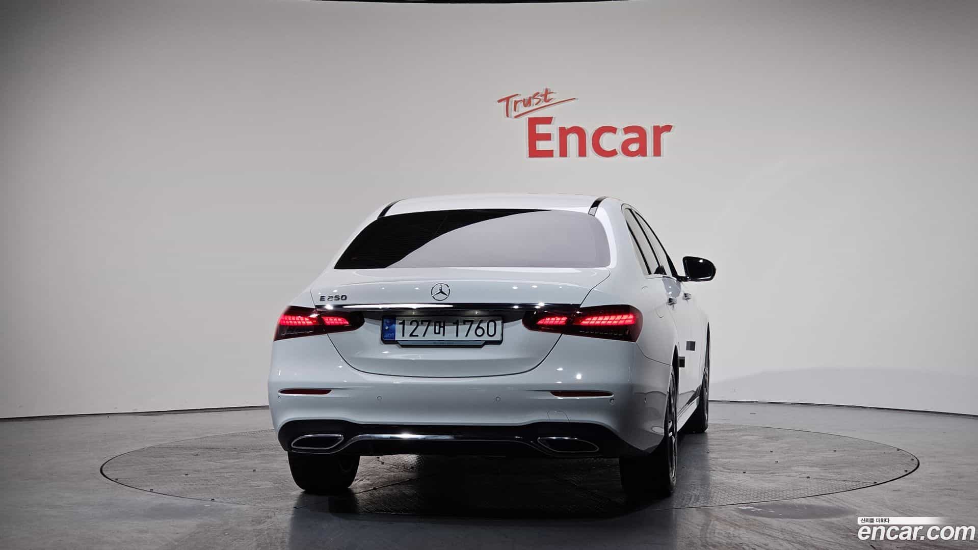 E-Class Mercedes-Benz 2023.8-OUTER-004