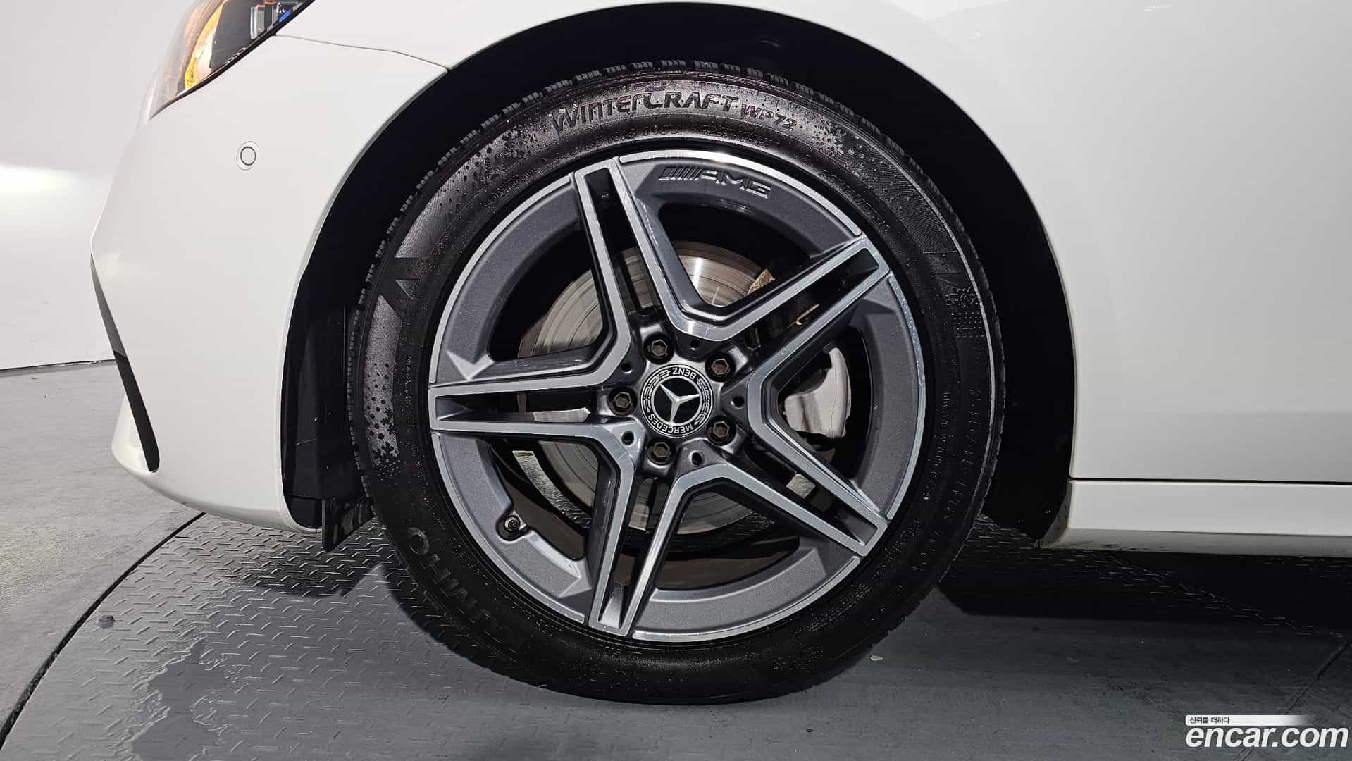 E-Class Mercedes-Benz 2023.8-OUTER-005