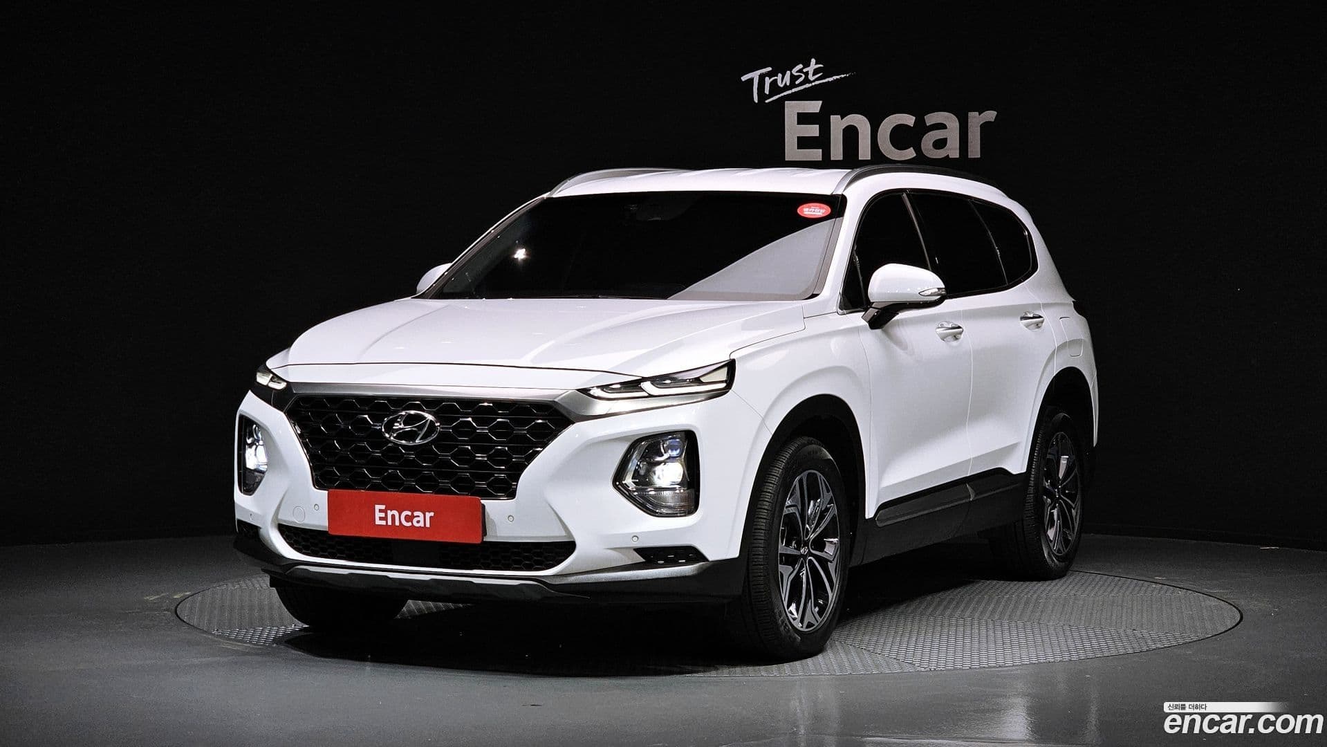 Main__Slider__Photo:Santafe Hyundai 2019.1-0